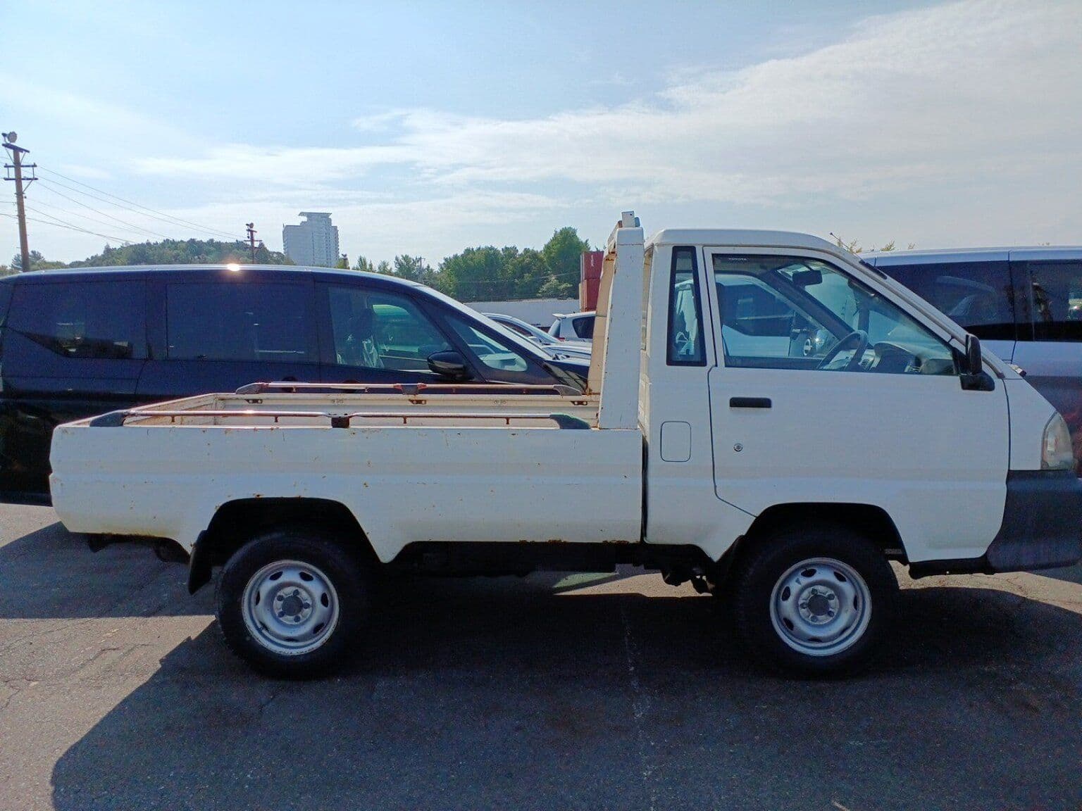 Vehicle SU00000598 large view 7
