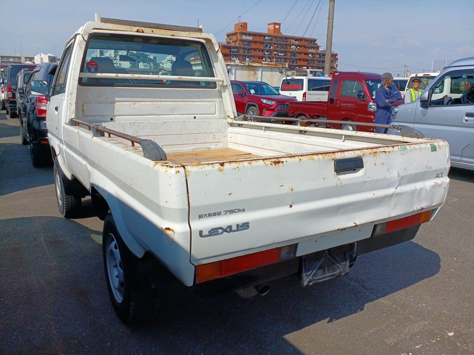 Vehicle SU00000598 large view 4