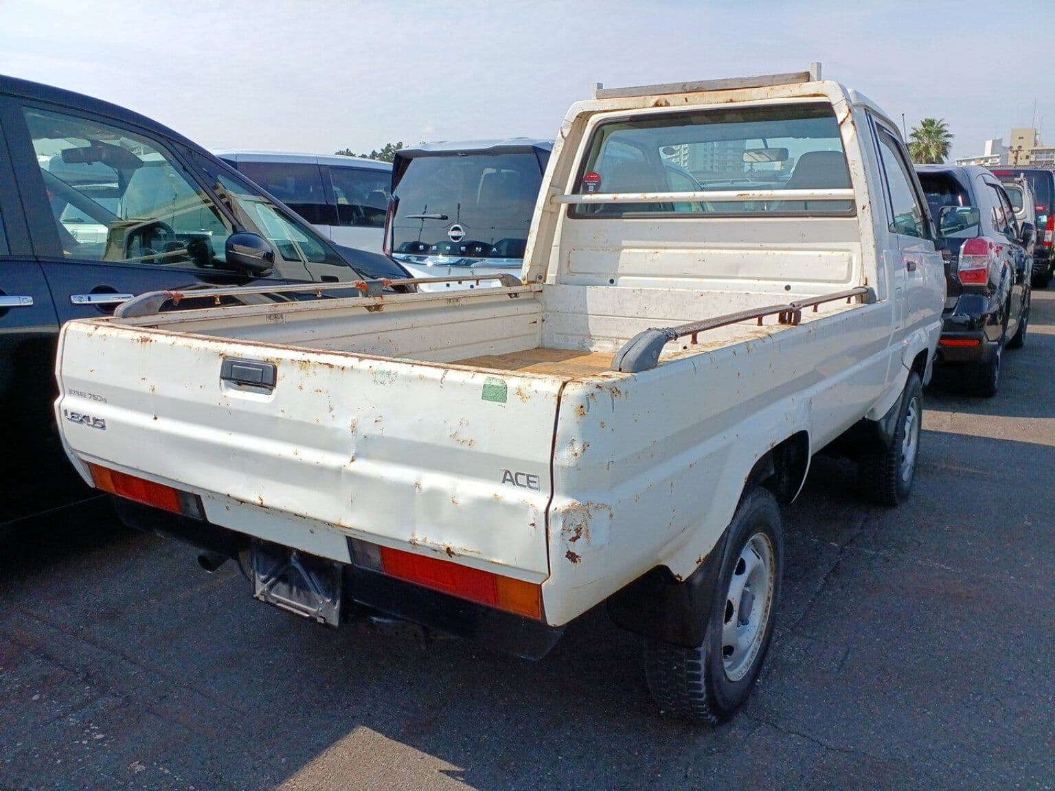 Vehicle SU00000598 large view 6