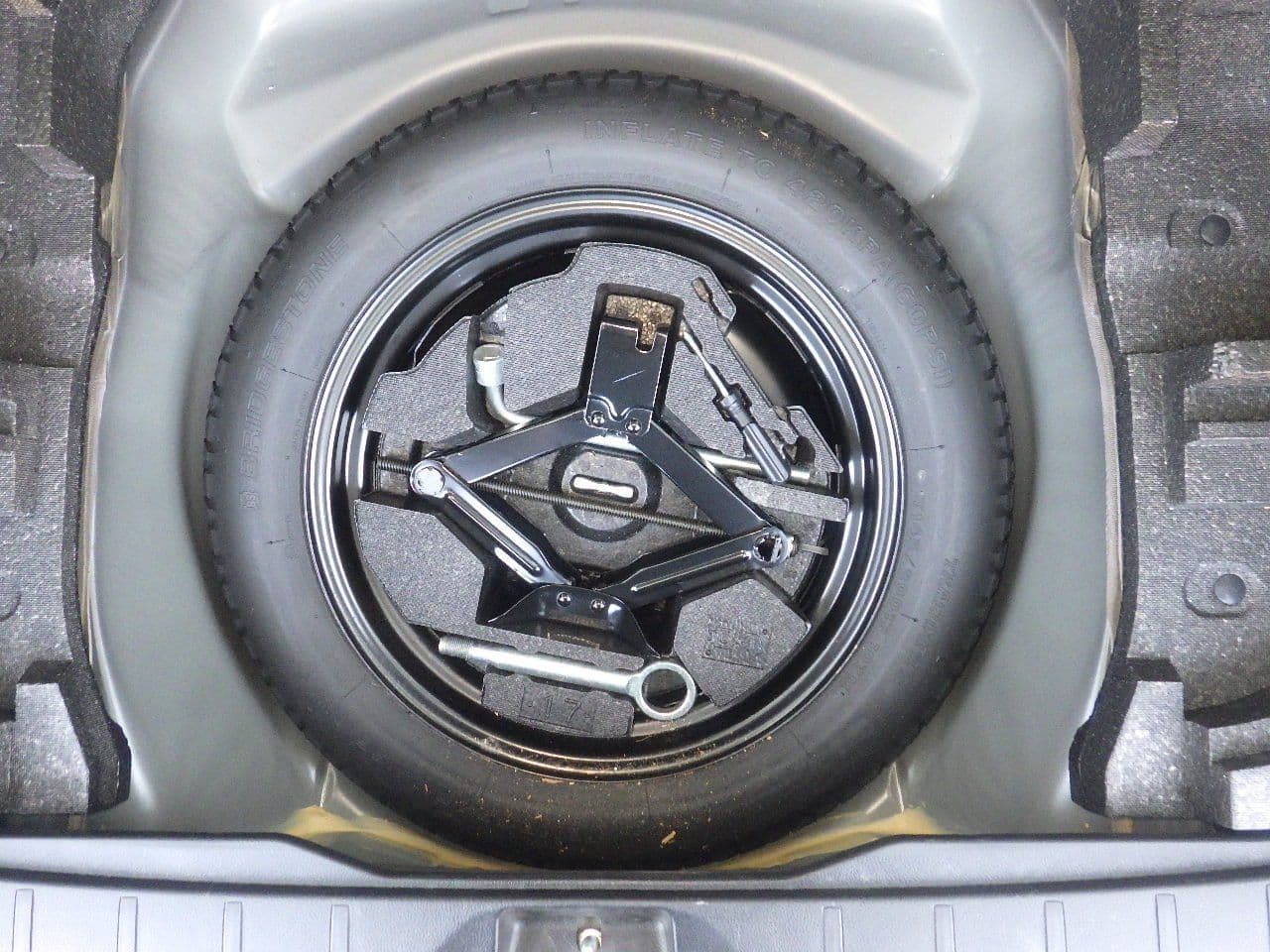 Vehicle SU00000825 large view 37
