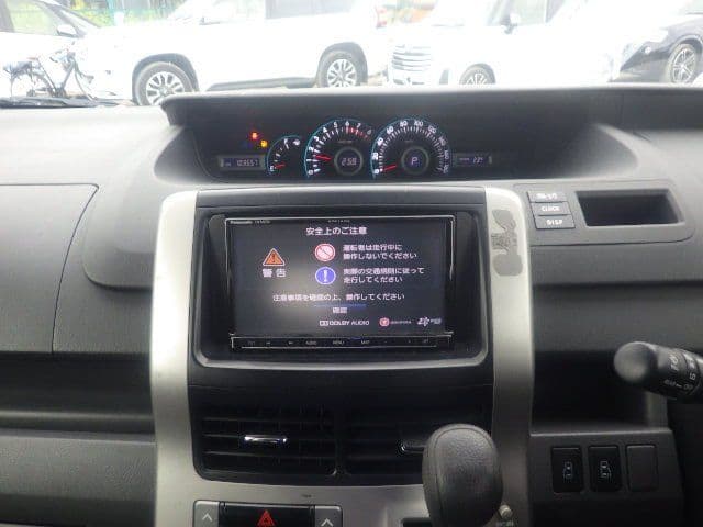 Vehicle SU00001077 large view 30