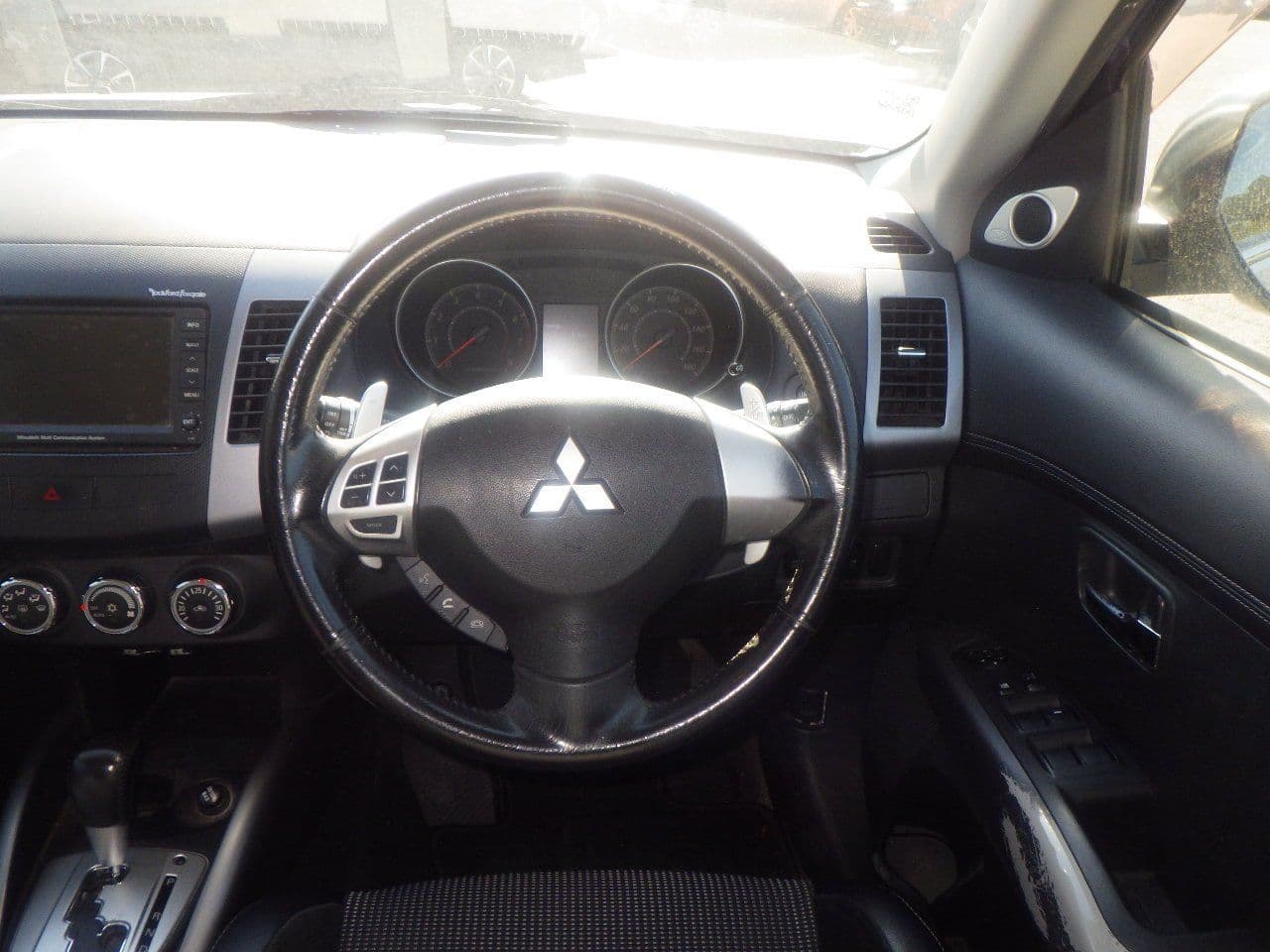 Vehicle SU00001183 large view 26