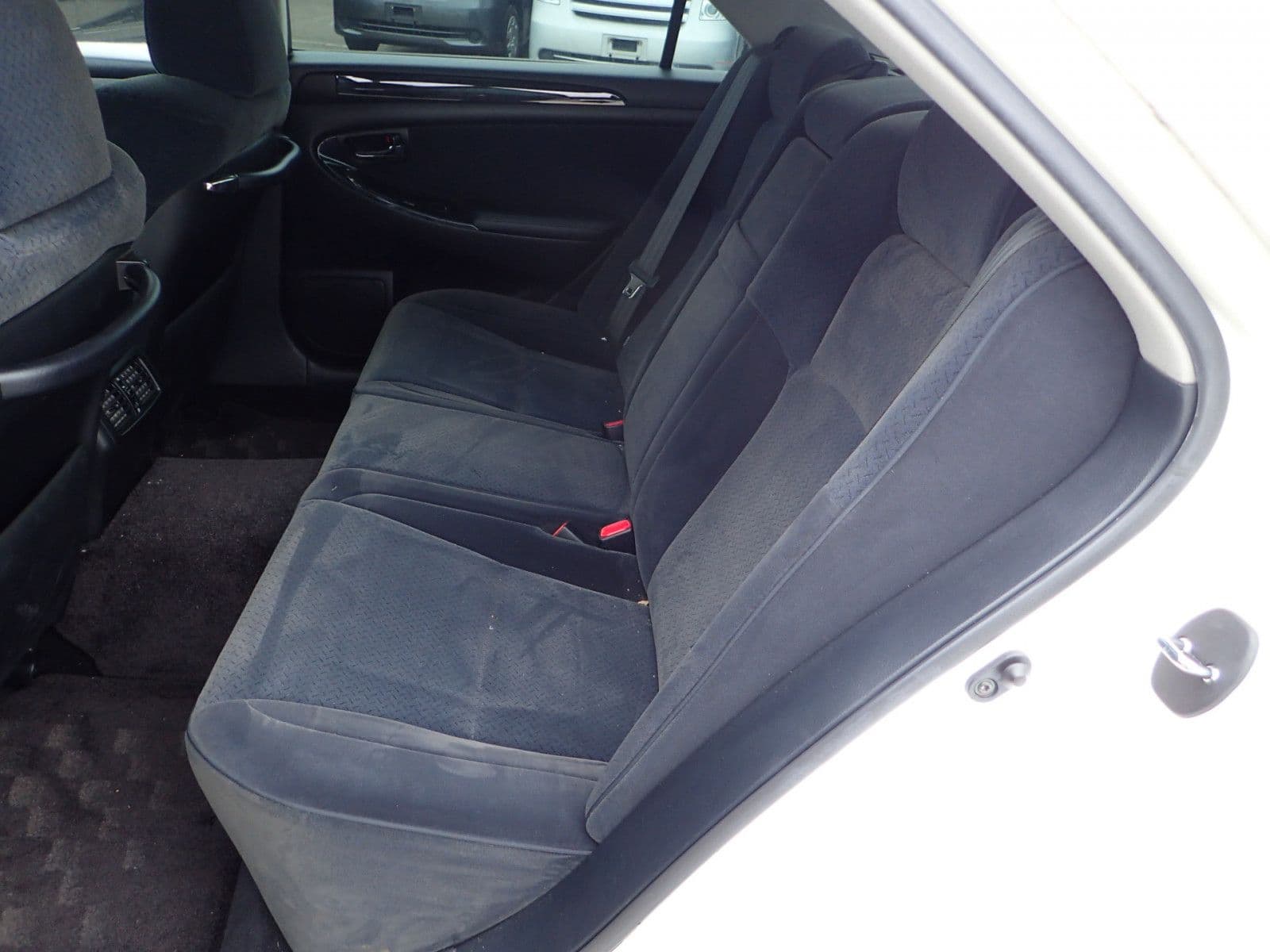 Vehicle SU00001148 large view 25