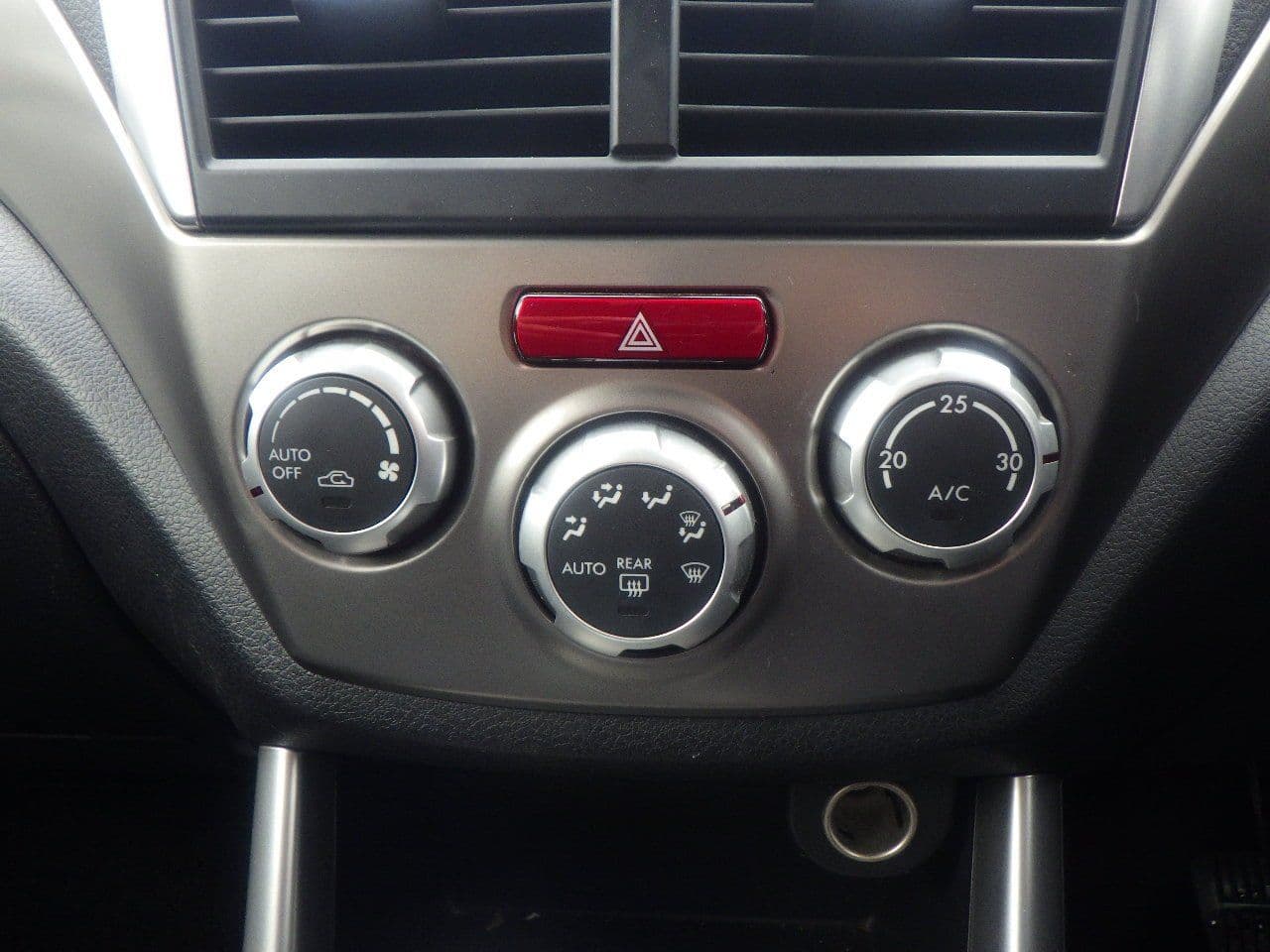 Vehicle SU00001130 large view 31