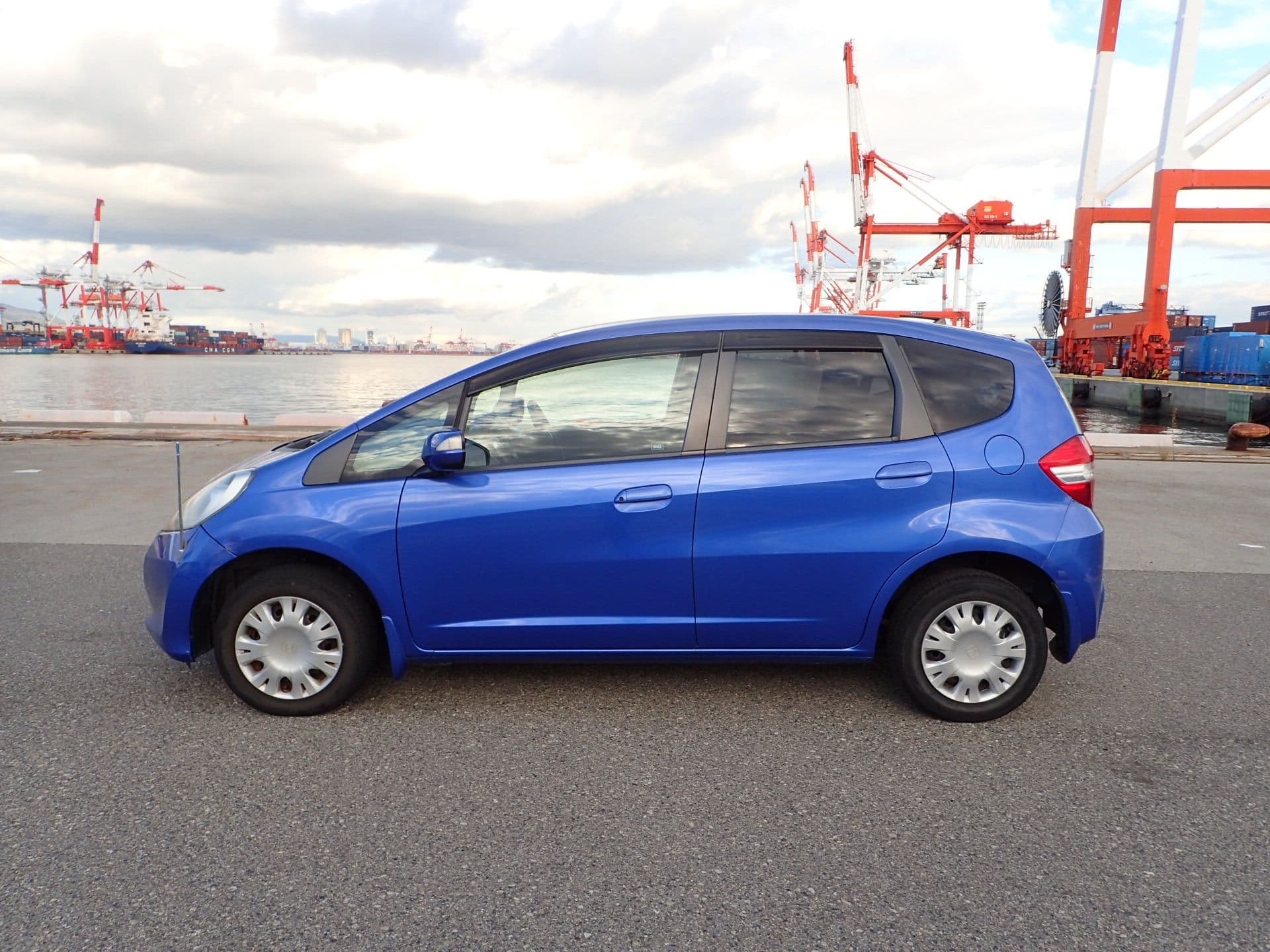 Vehicle SU00001172 large view 3