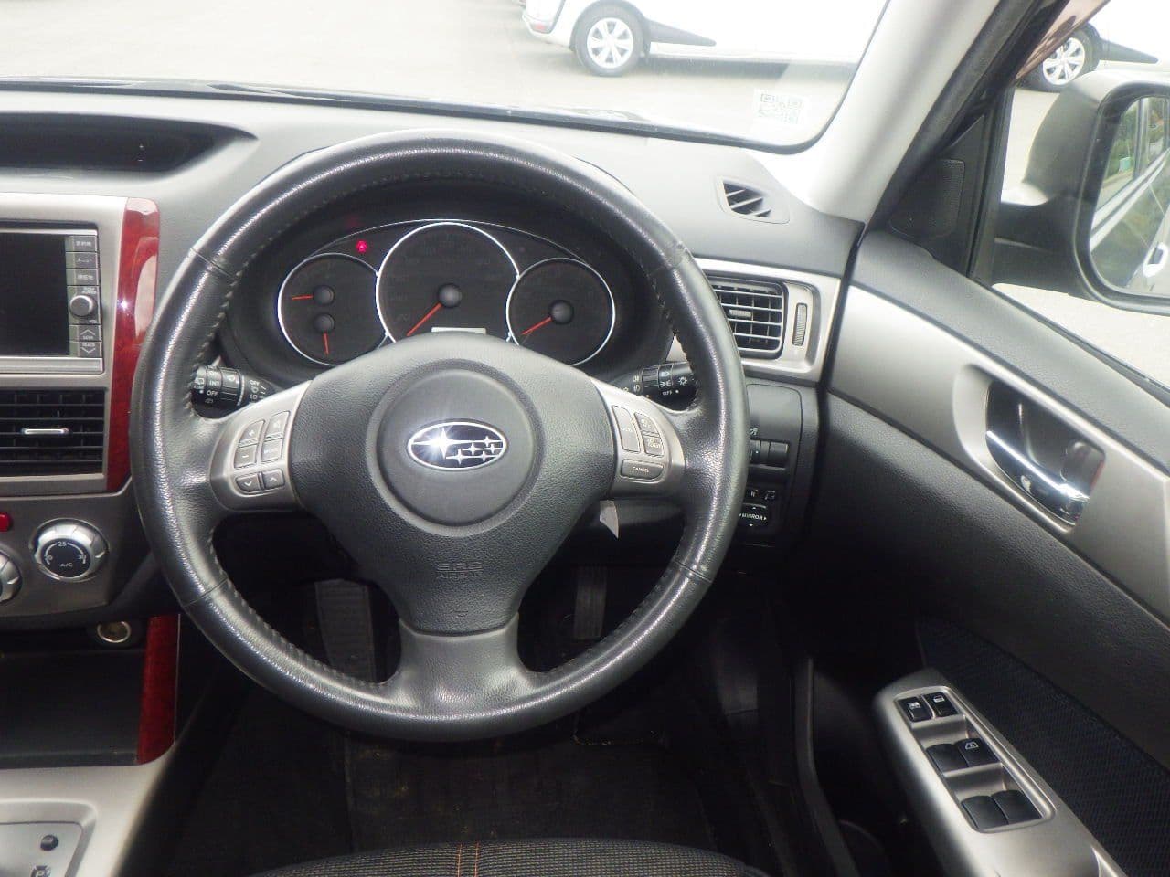 Vehicle SU00001158 large view 27