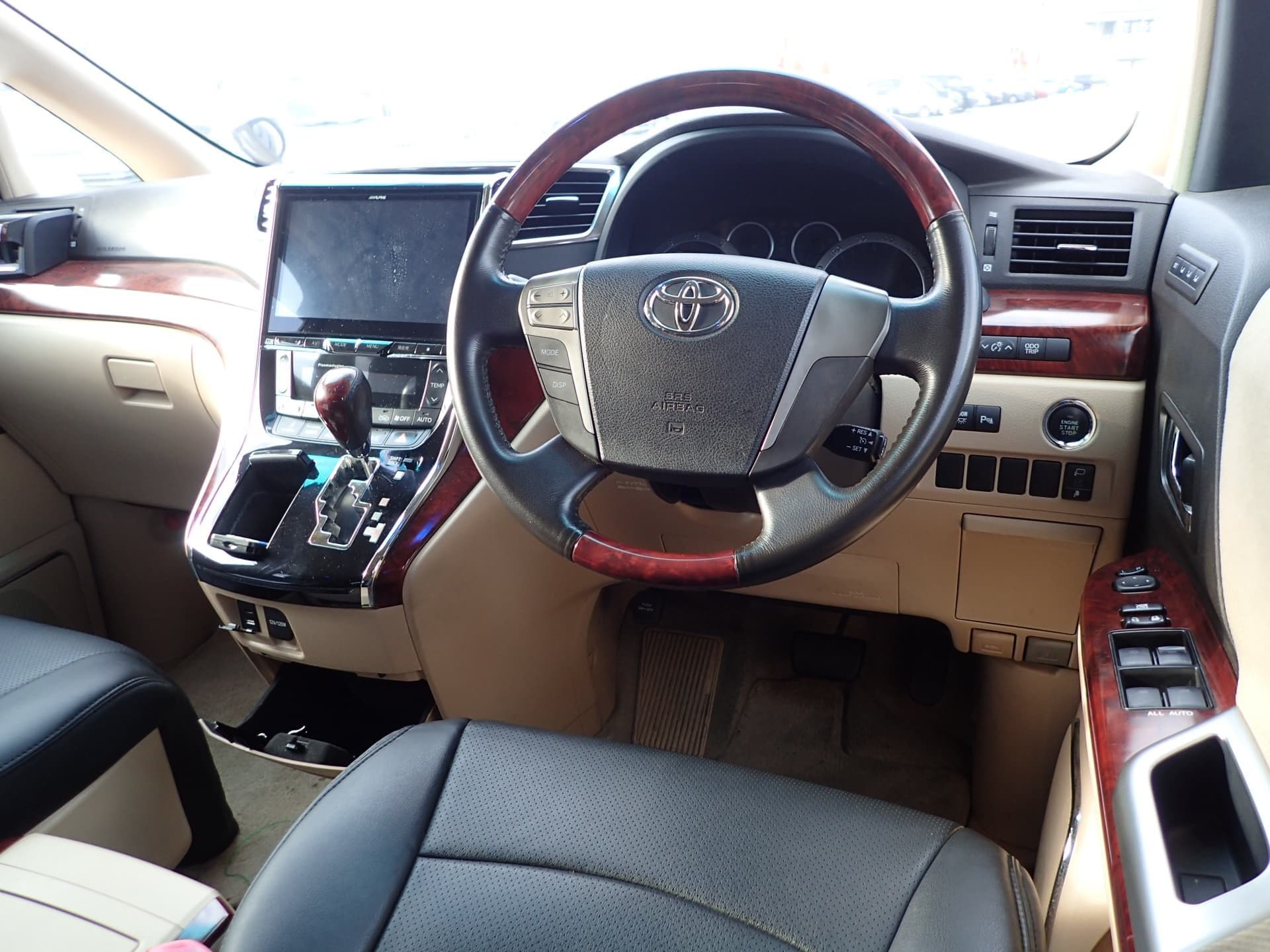 Vehicle SU00001179 large view 30