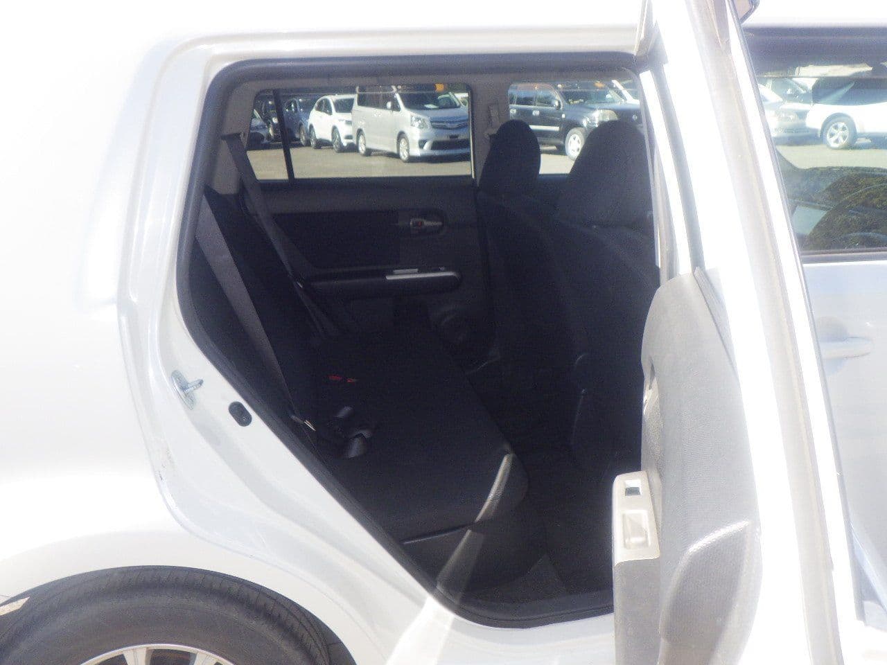 Vehicle SU00001156 large view 22