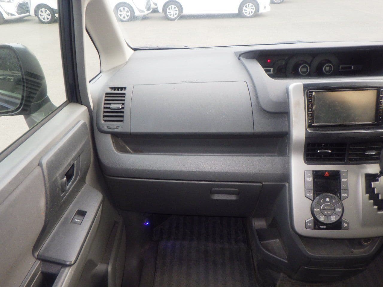 Vehicle SU00001159 large view 28