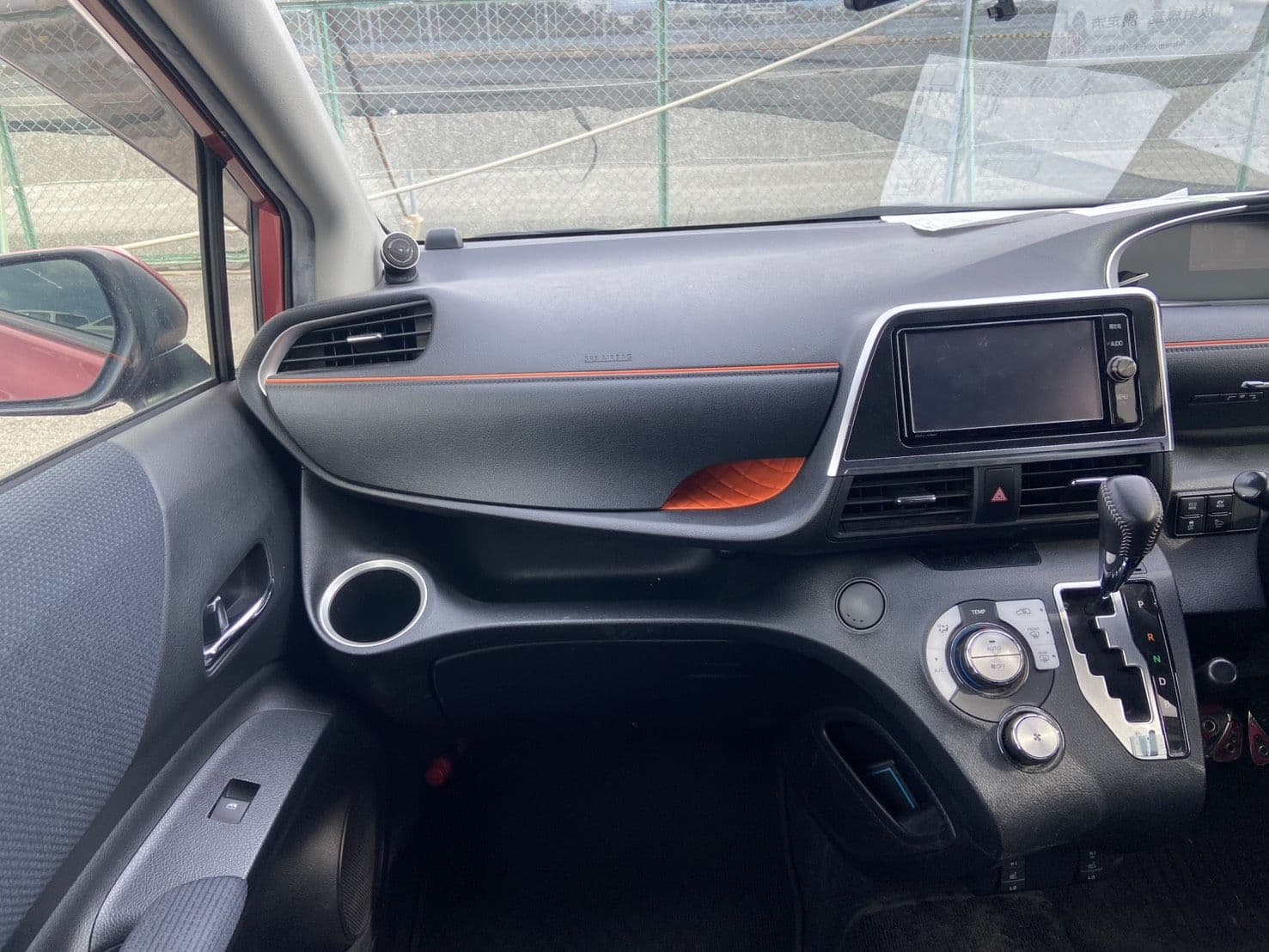 Vehicle SU00001182 large view 19