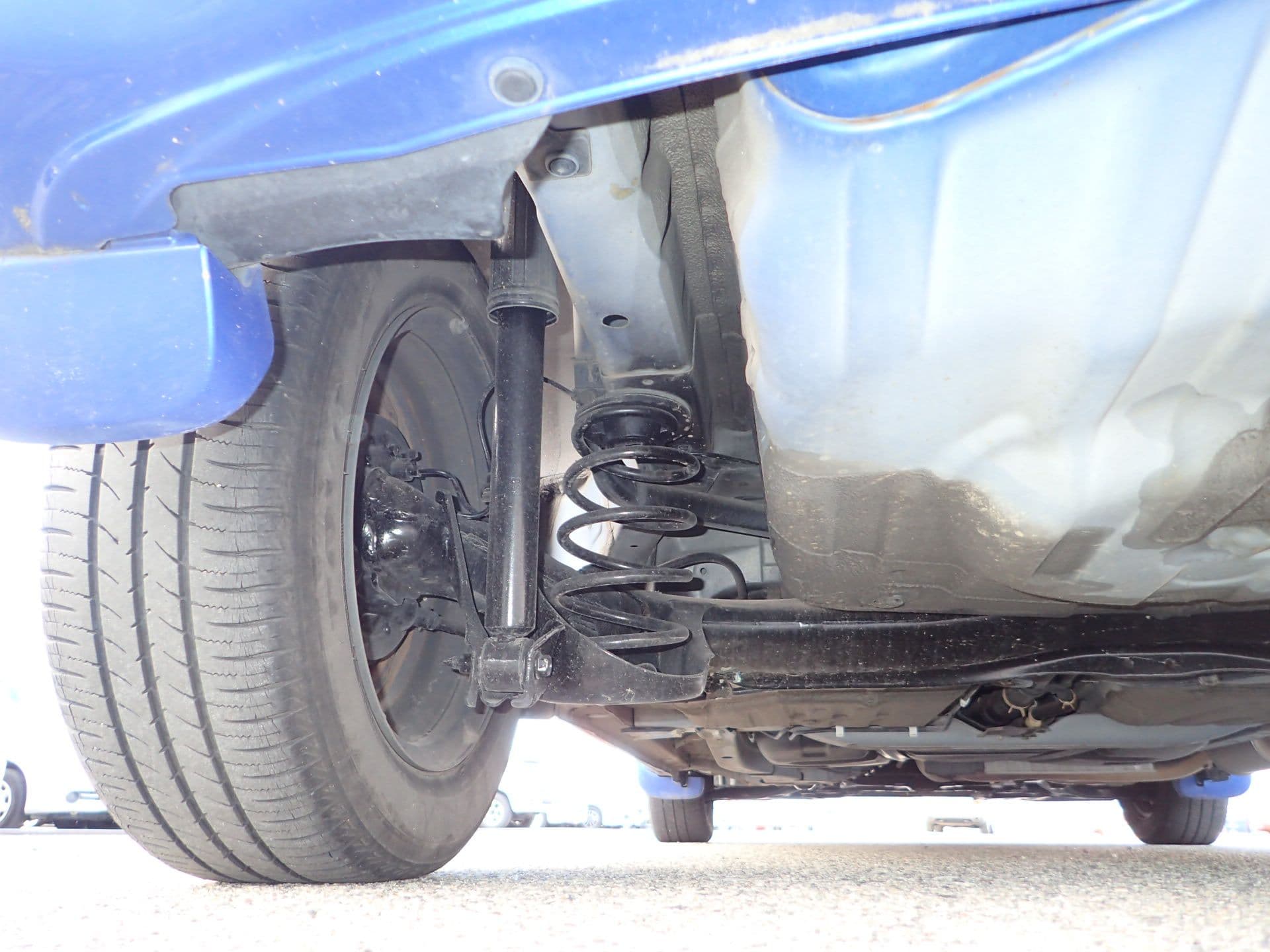 Vehicle SU00001172 large view 16