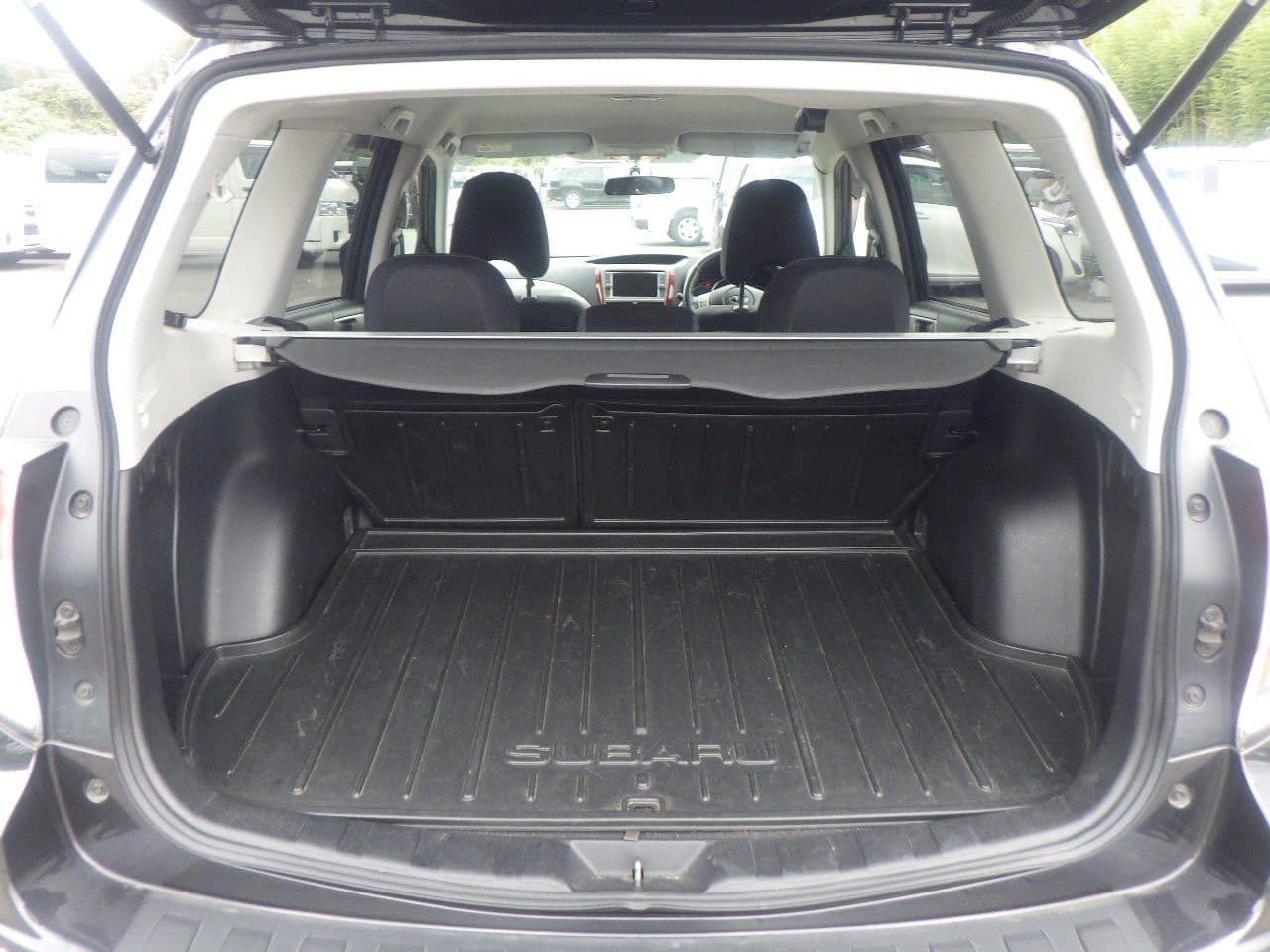 Vehicle SU00001158 large view 23