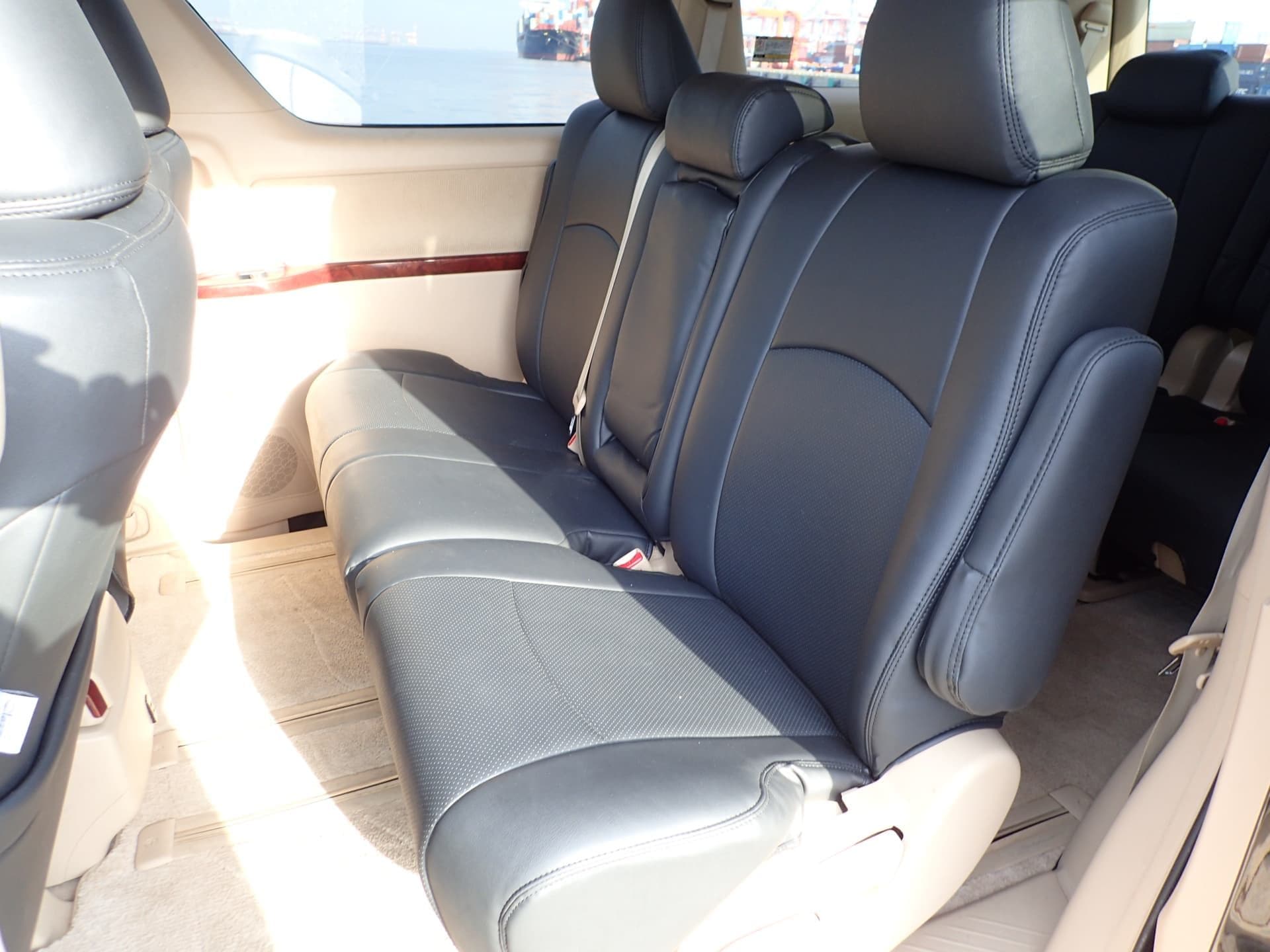 Vehicle SU00001179 large view 26