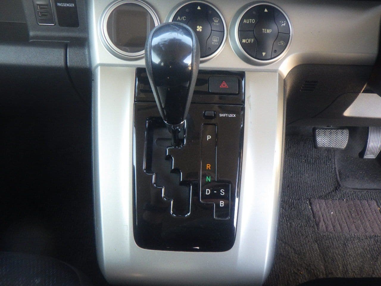 Vehicle SU00001156 large view 33