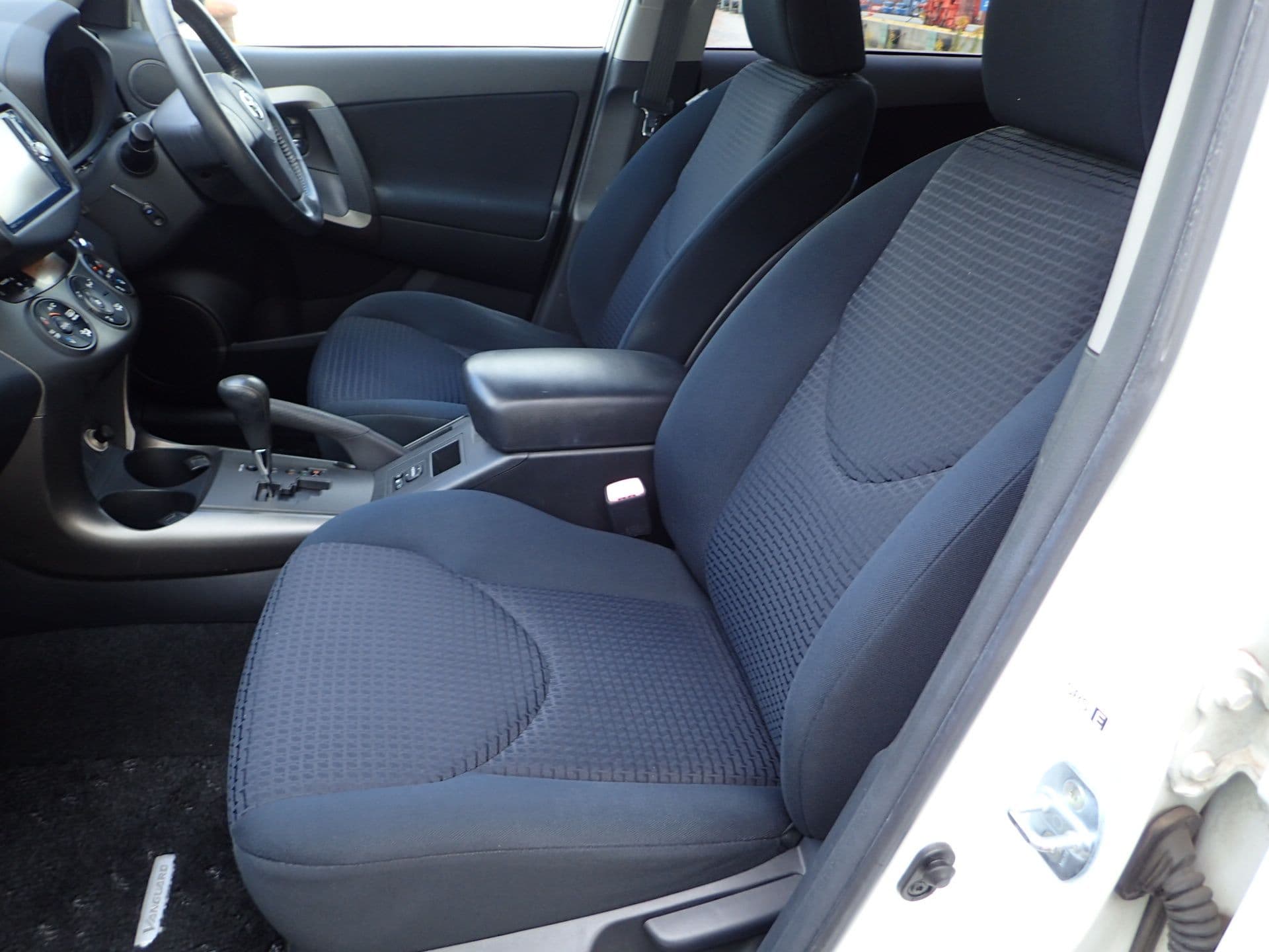 Vehicle SU00001175 large view 28