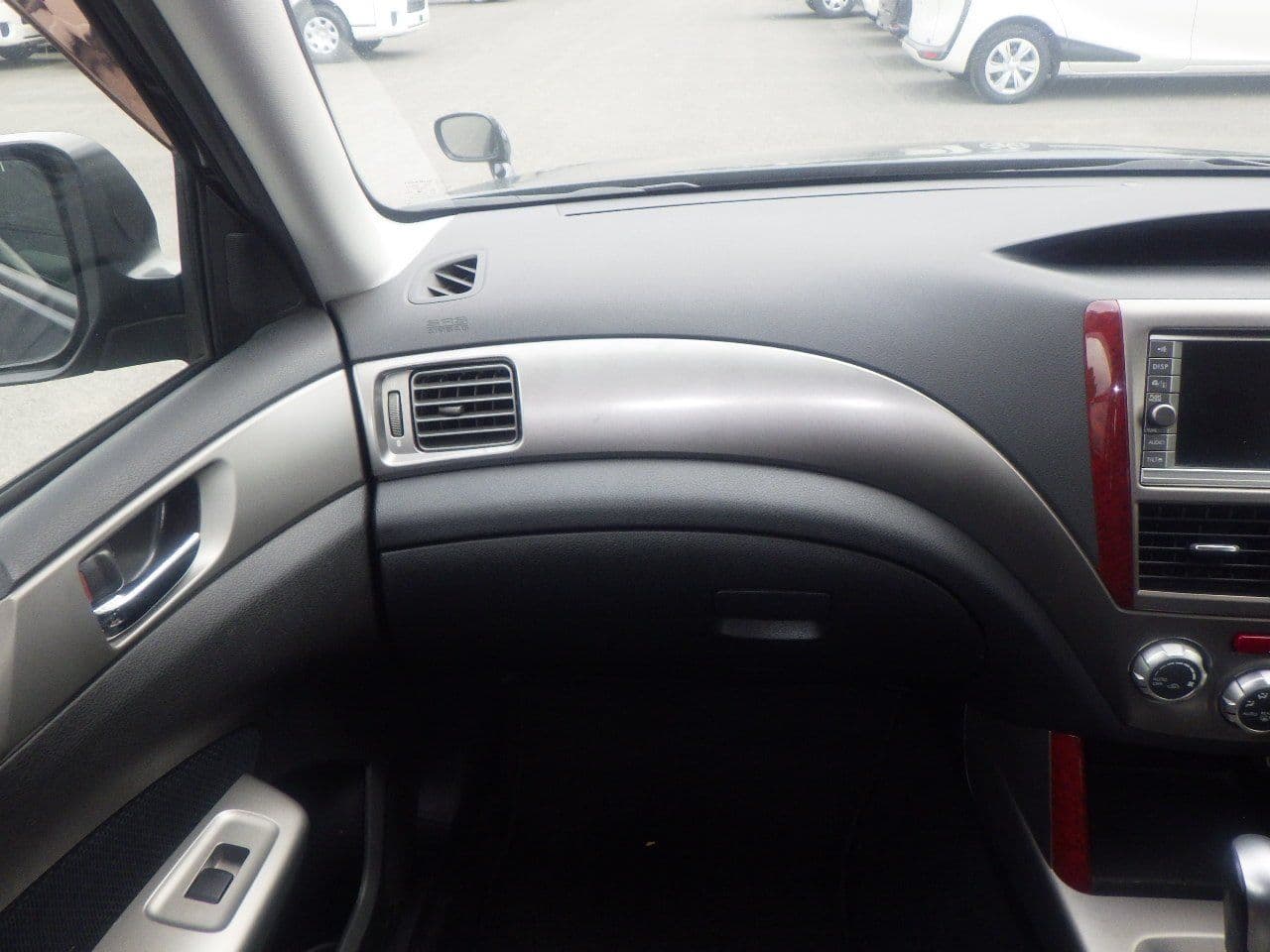 Vehicle SU00001158 large view 28