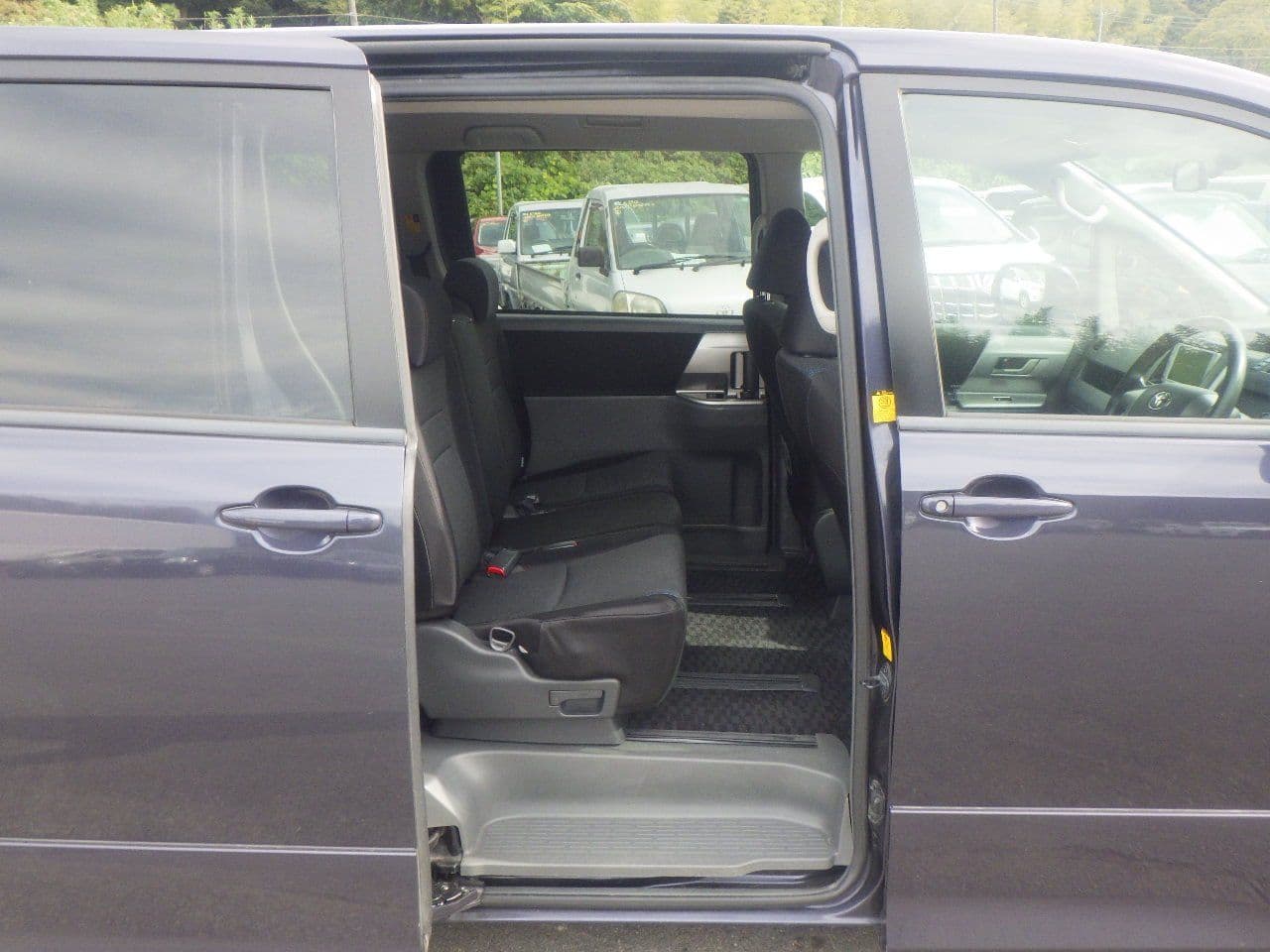 Vehicle SU00001138 large view 22