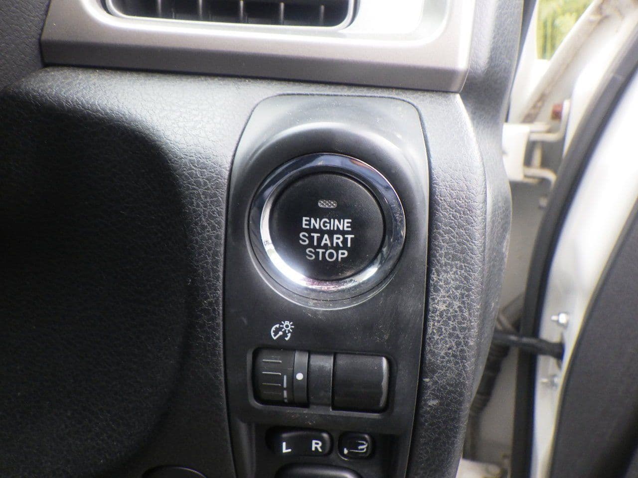 Vehicle SU00001130 large view 36