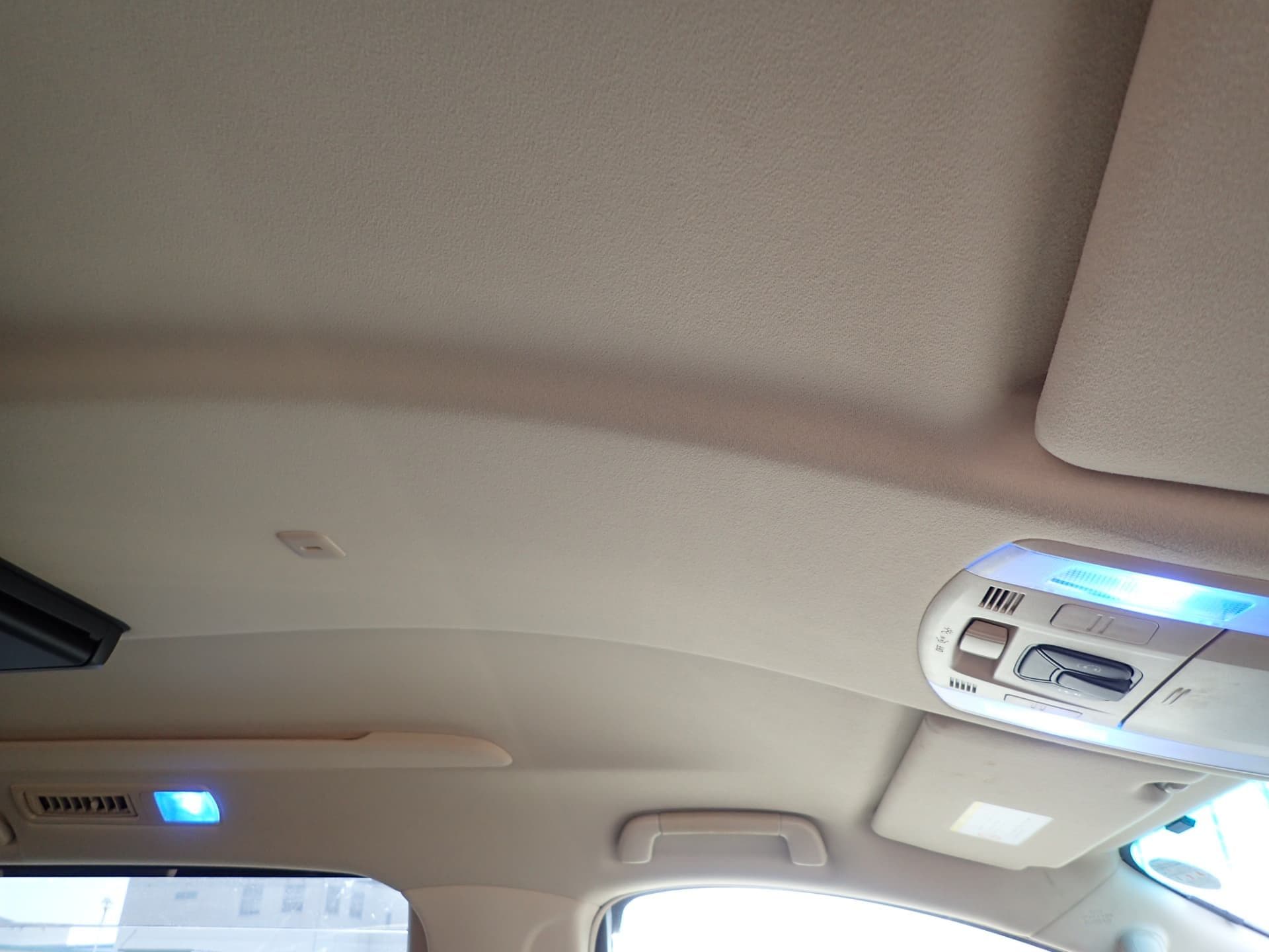 Vehicle SU00001179 large view 28