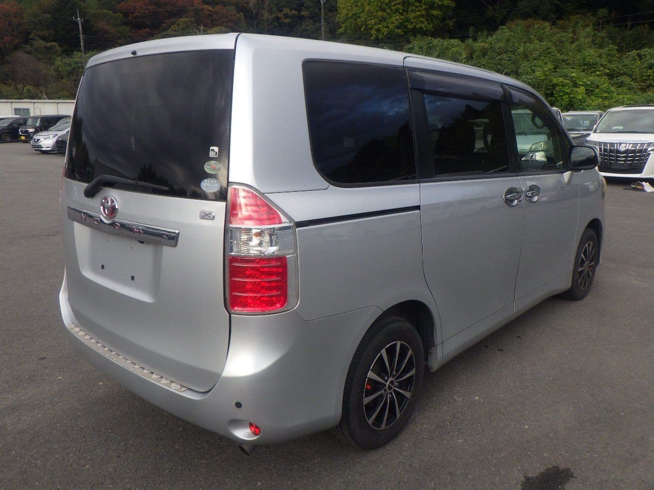 Vehicle SU00001150 large view 6