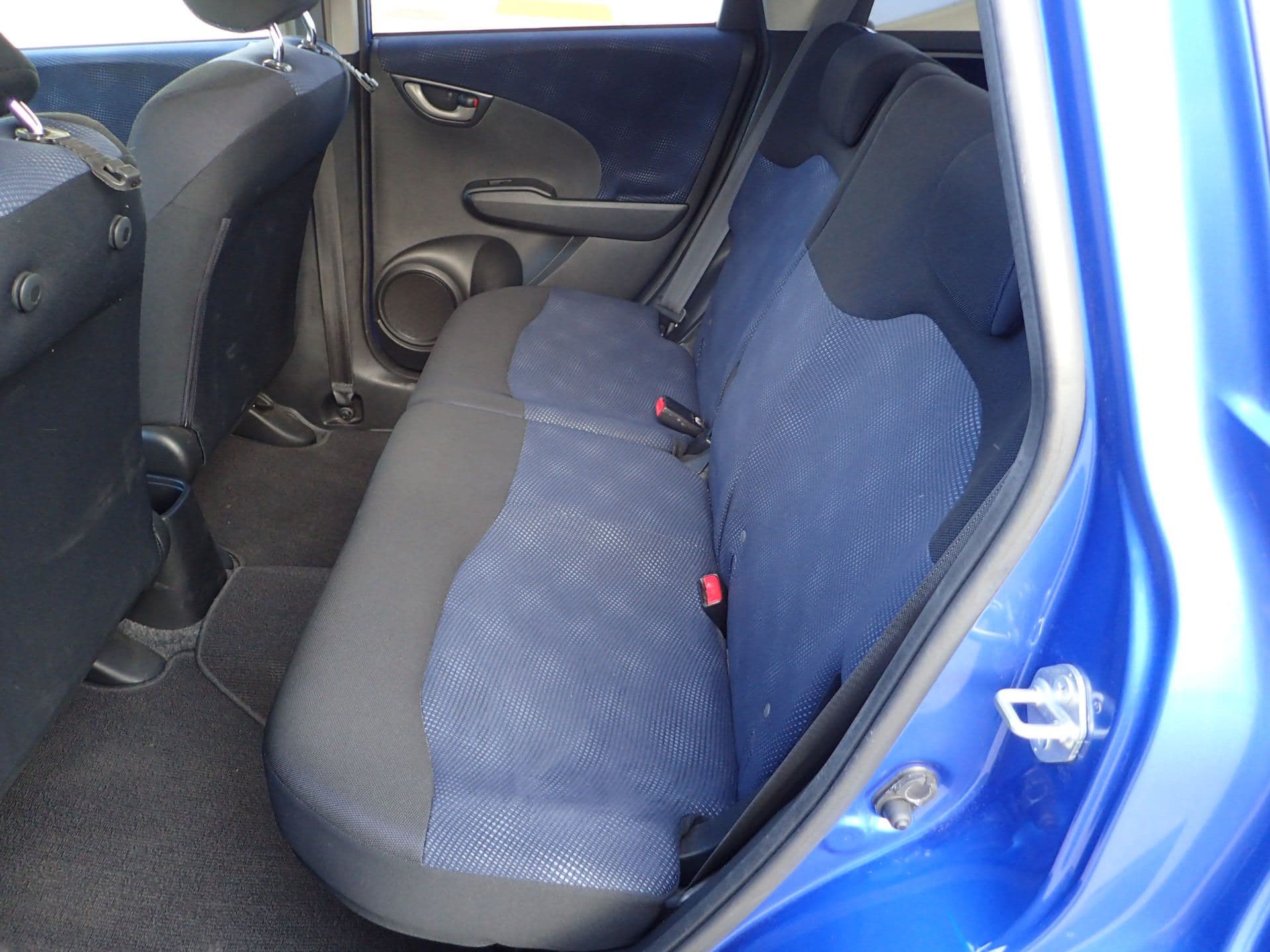 Vehicle SU00001172 large view 25