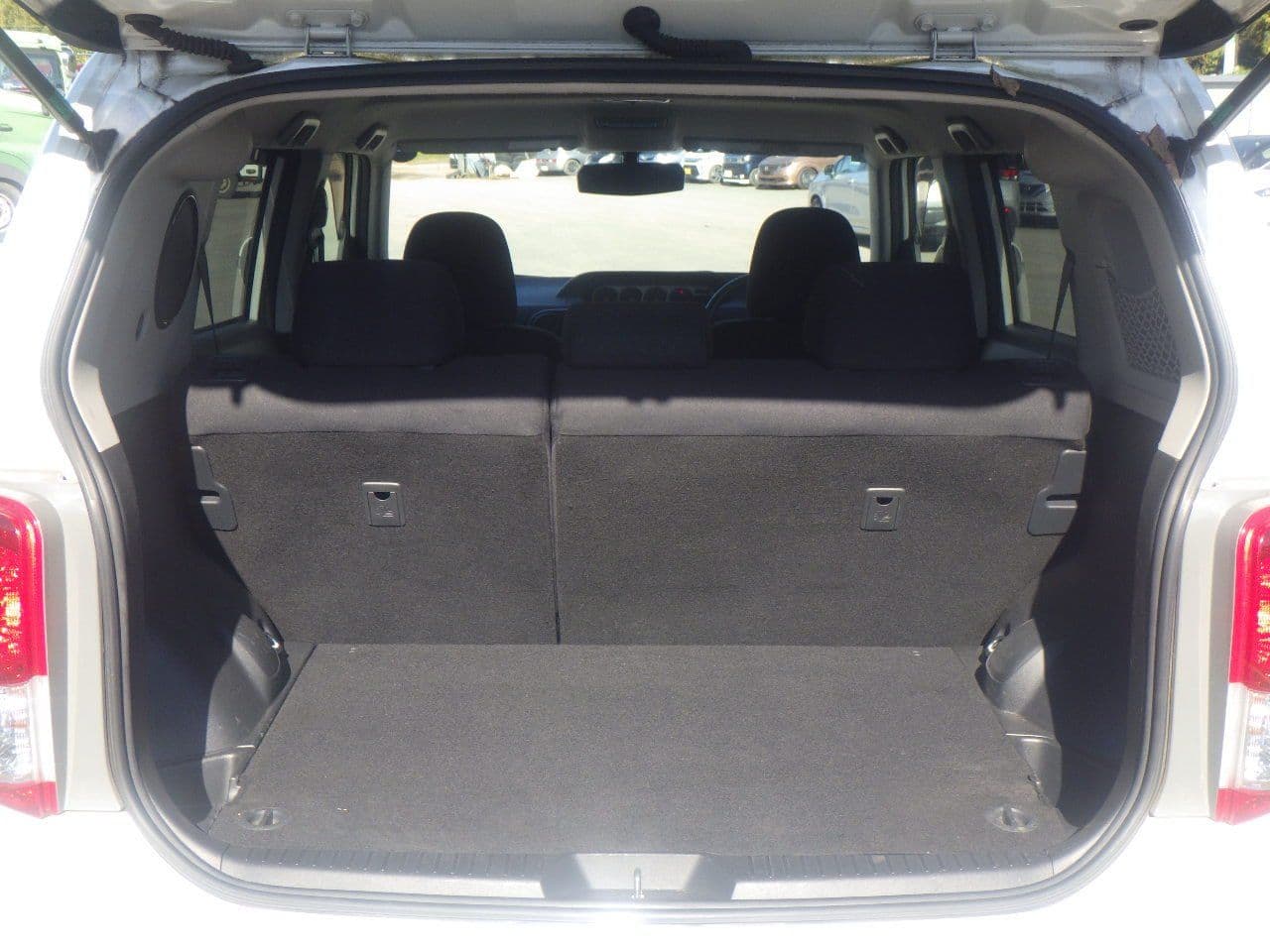 Vehicle SU00001156 large view 23