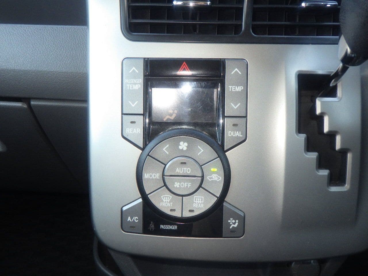 Vehicle SU00001169 large view 32