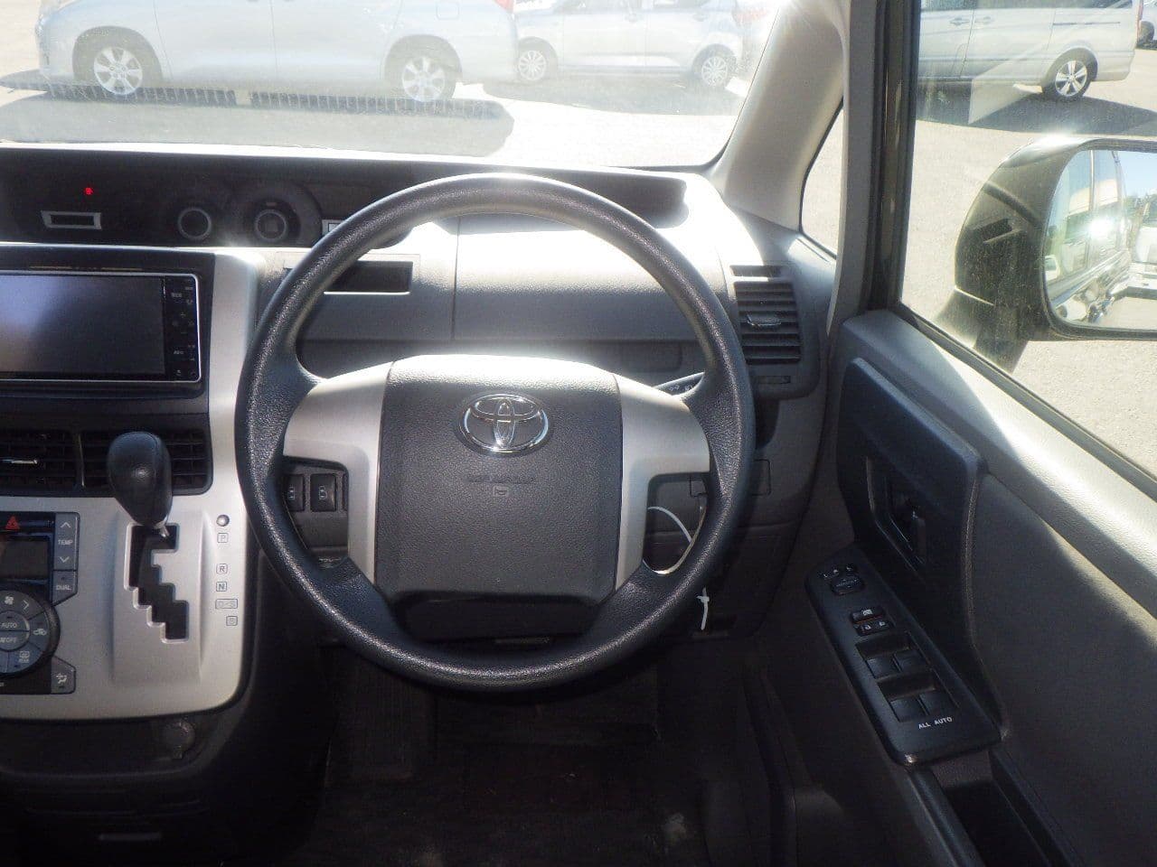 Vehicle SU00001169 large view 25