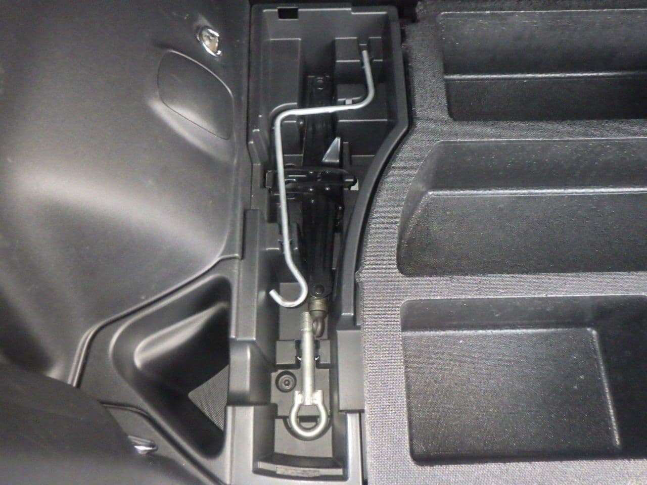 Vehicle SU00001141 large view 37