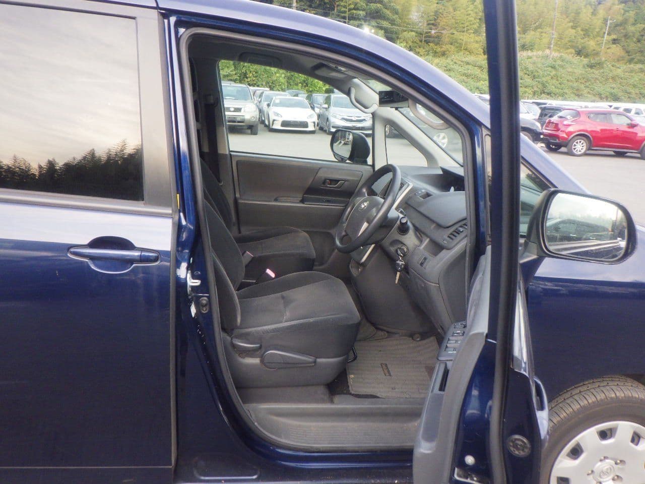 Vehicle SU00001159 large view 21