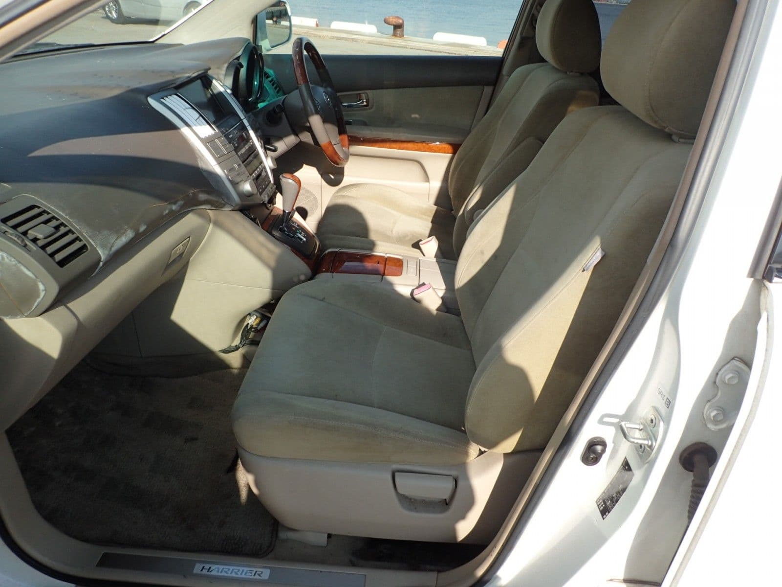 Vehicle SU00001209 large view 25