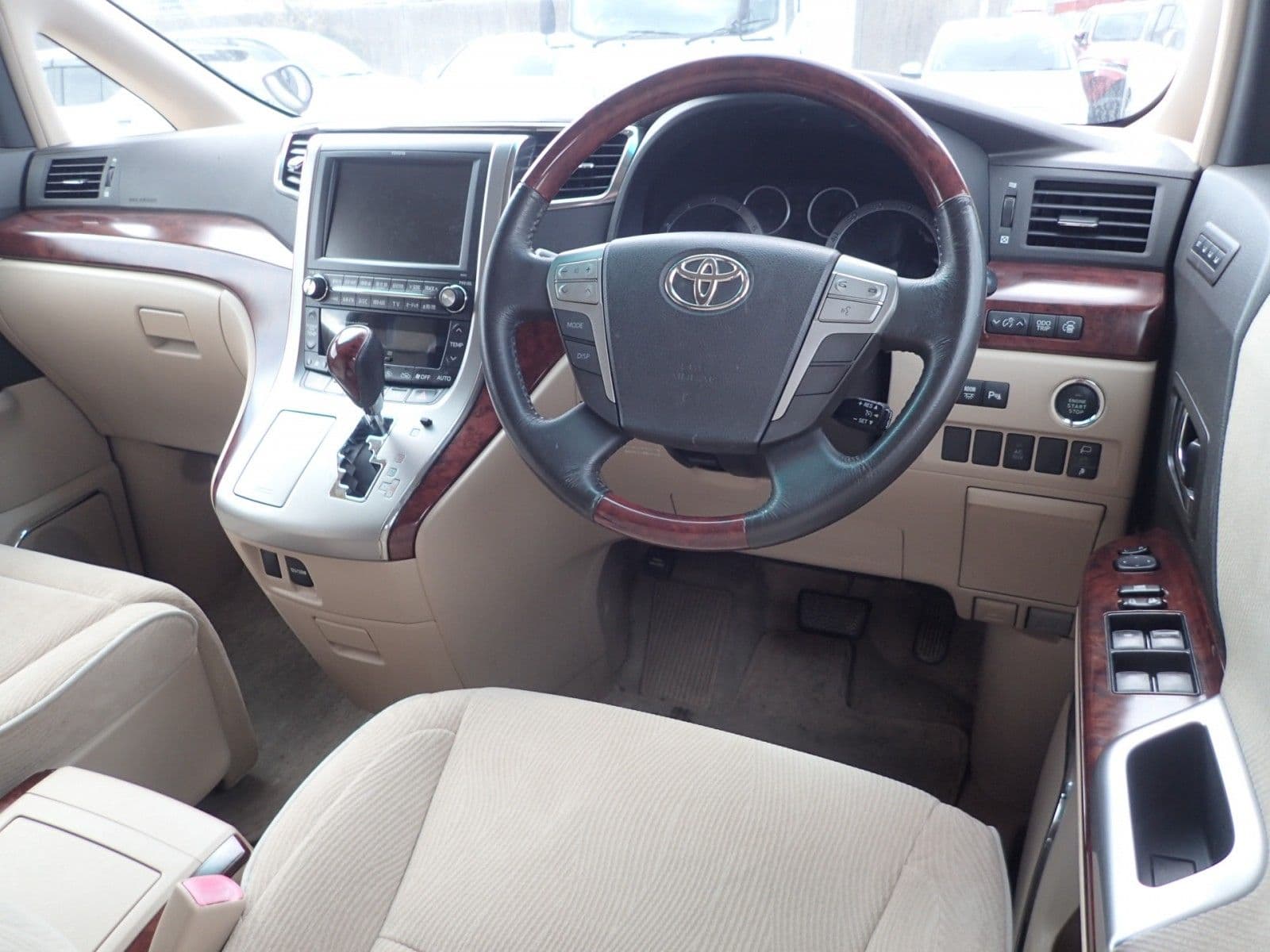 Vehicle SU00001204 large view 28