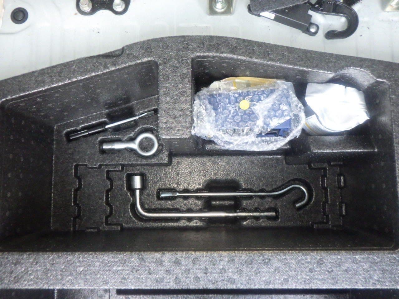 Vehicle SU00001189 large view 38