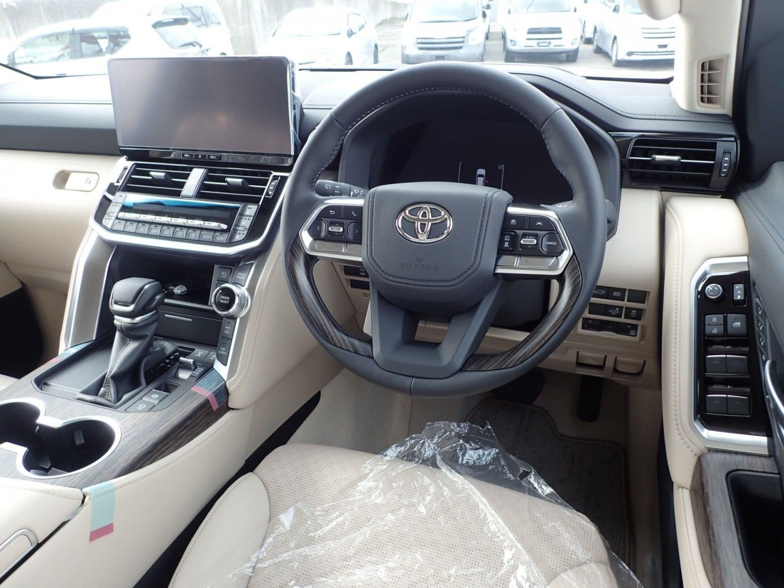 Vehicle SU00001212 large view 30