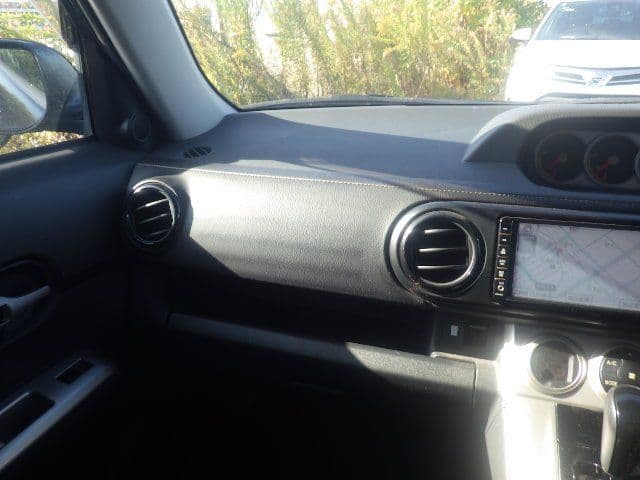 Vehicle SU00001186 large view 25