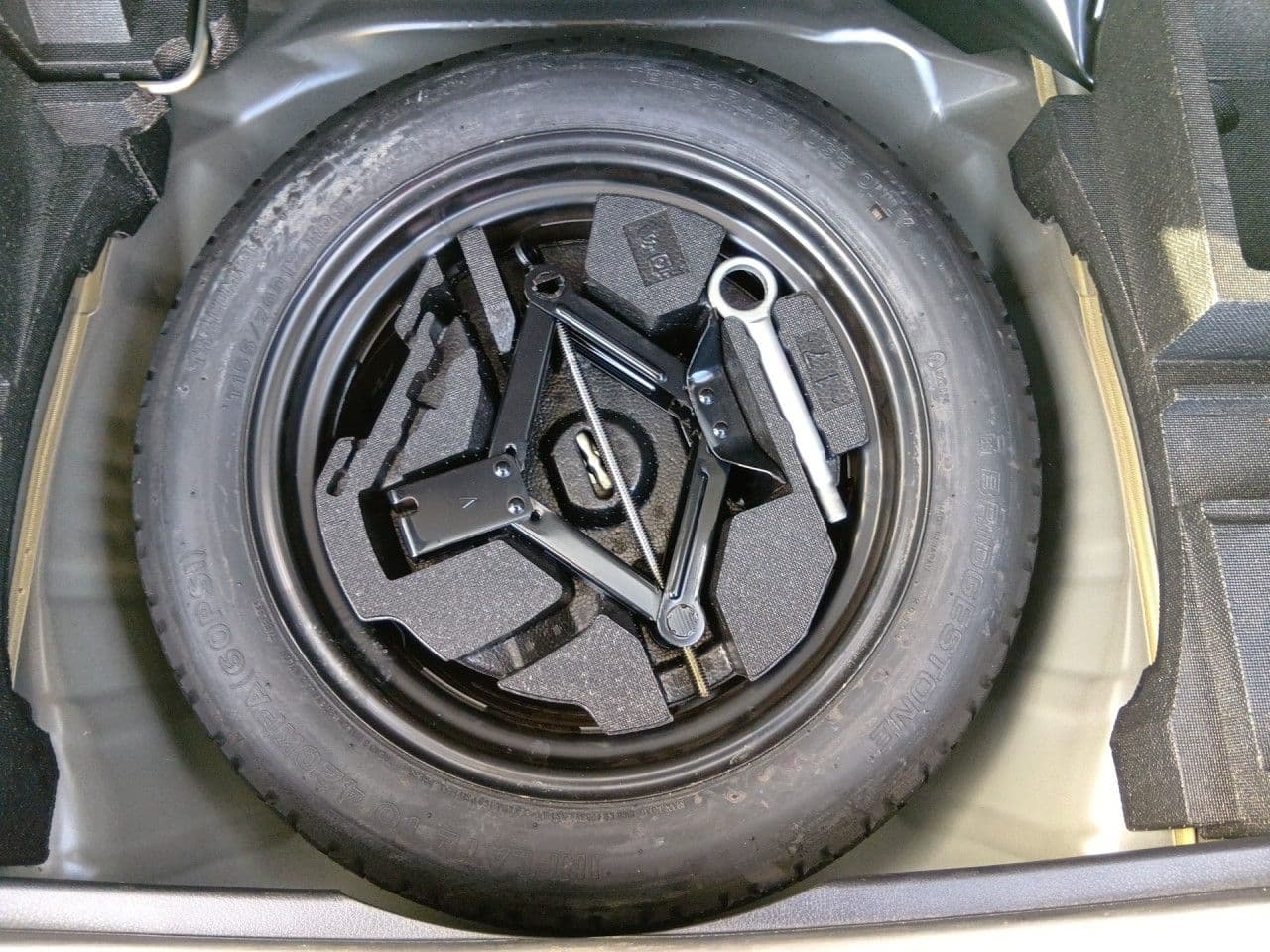 Vehicle SU00001263 large view 34