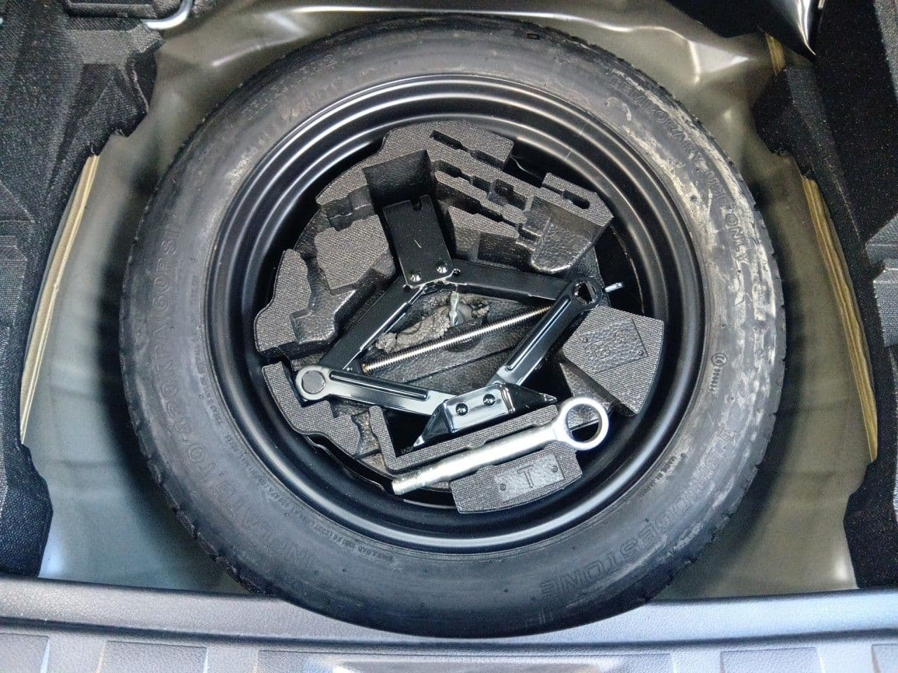 Vehicle SU00001261 large view 33