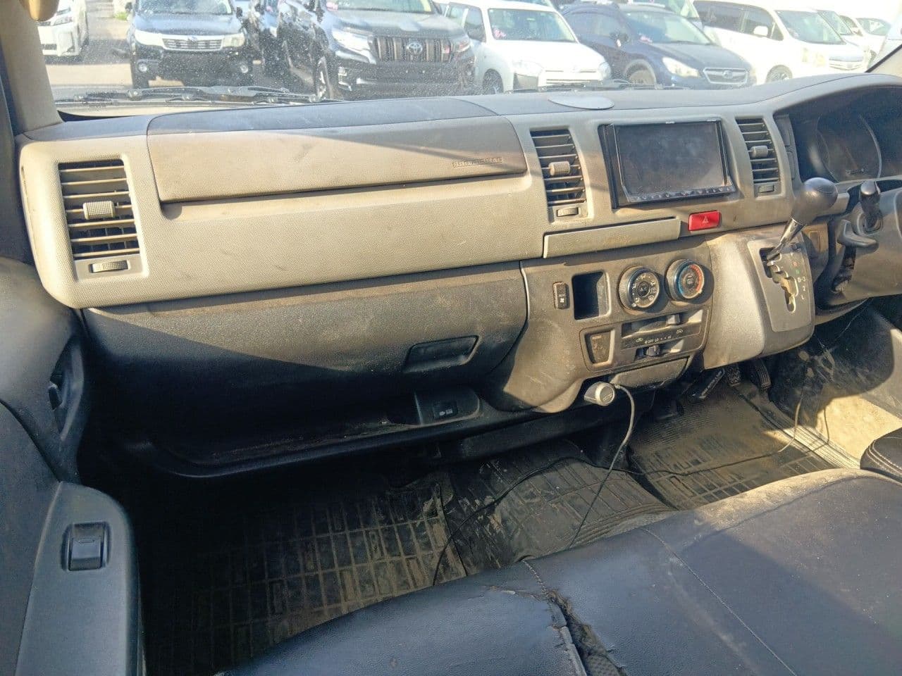 Vehicle SU00001268 large view 26