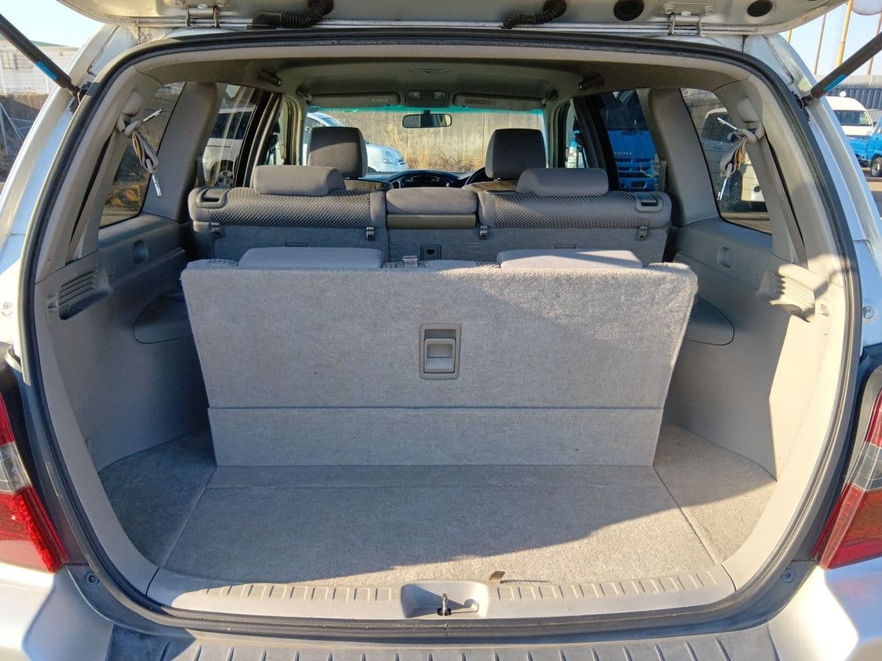 Vehicle SU00001222 large view 24