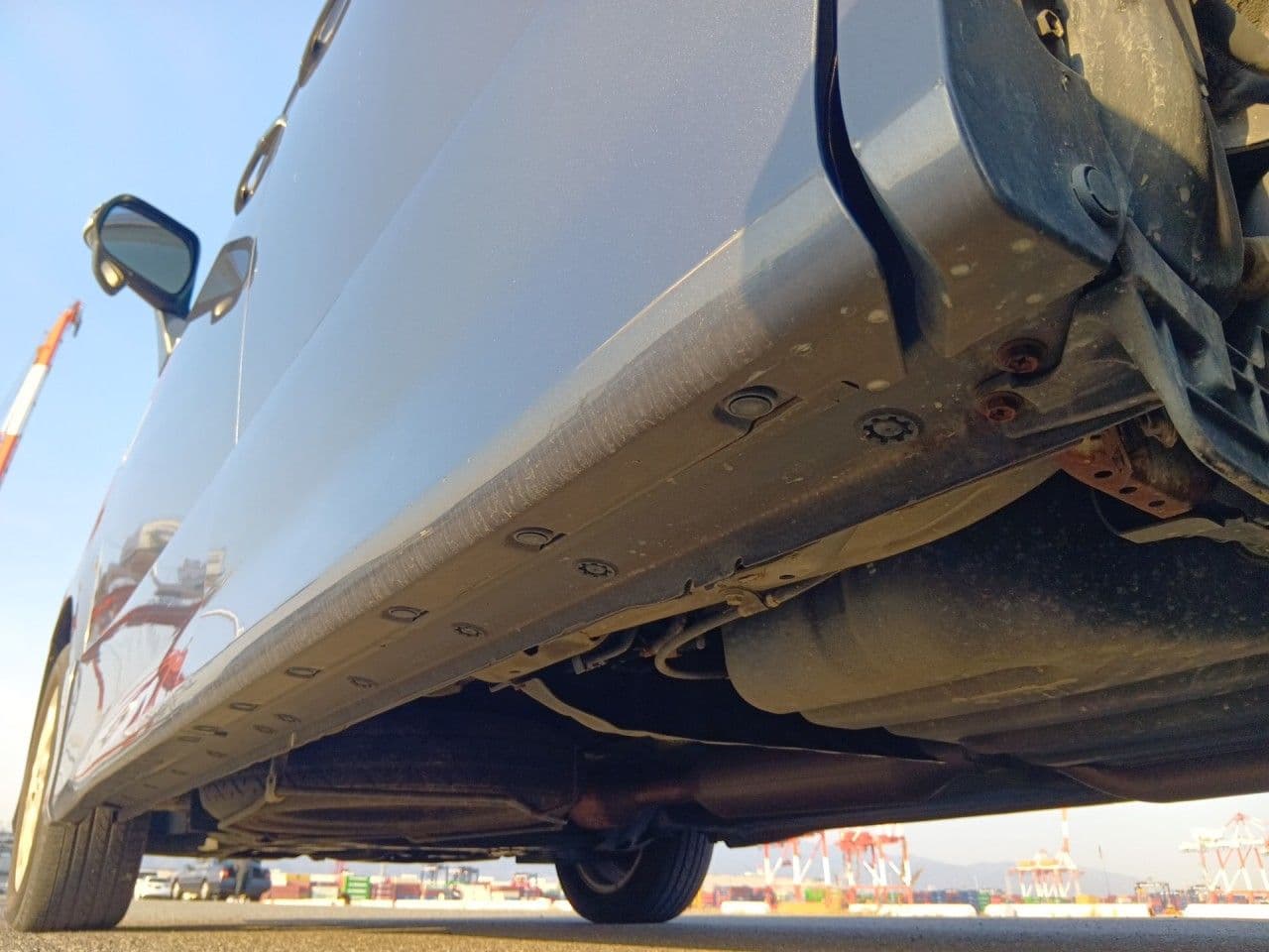 Vehicle SU00001247 large view 18