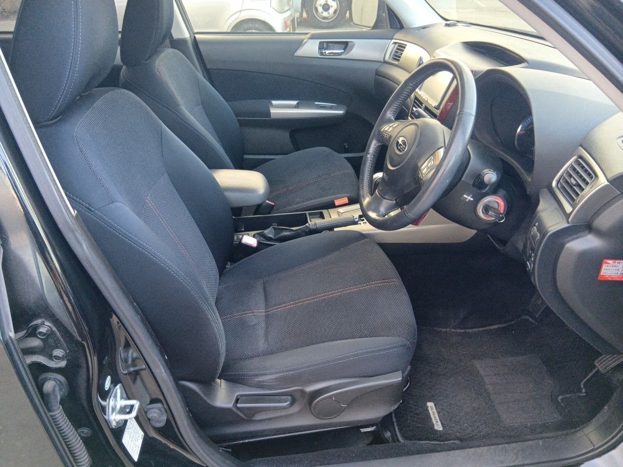 Vehicle SU00001261 large view 19