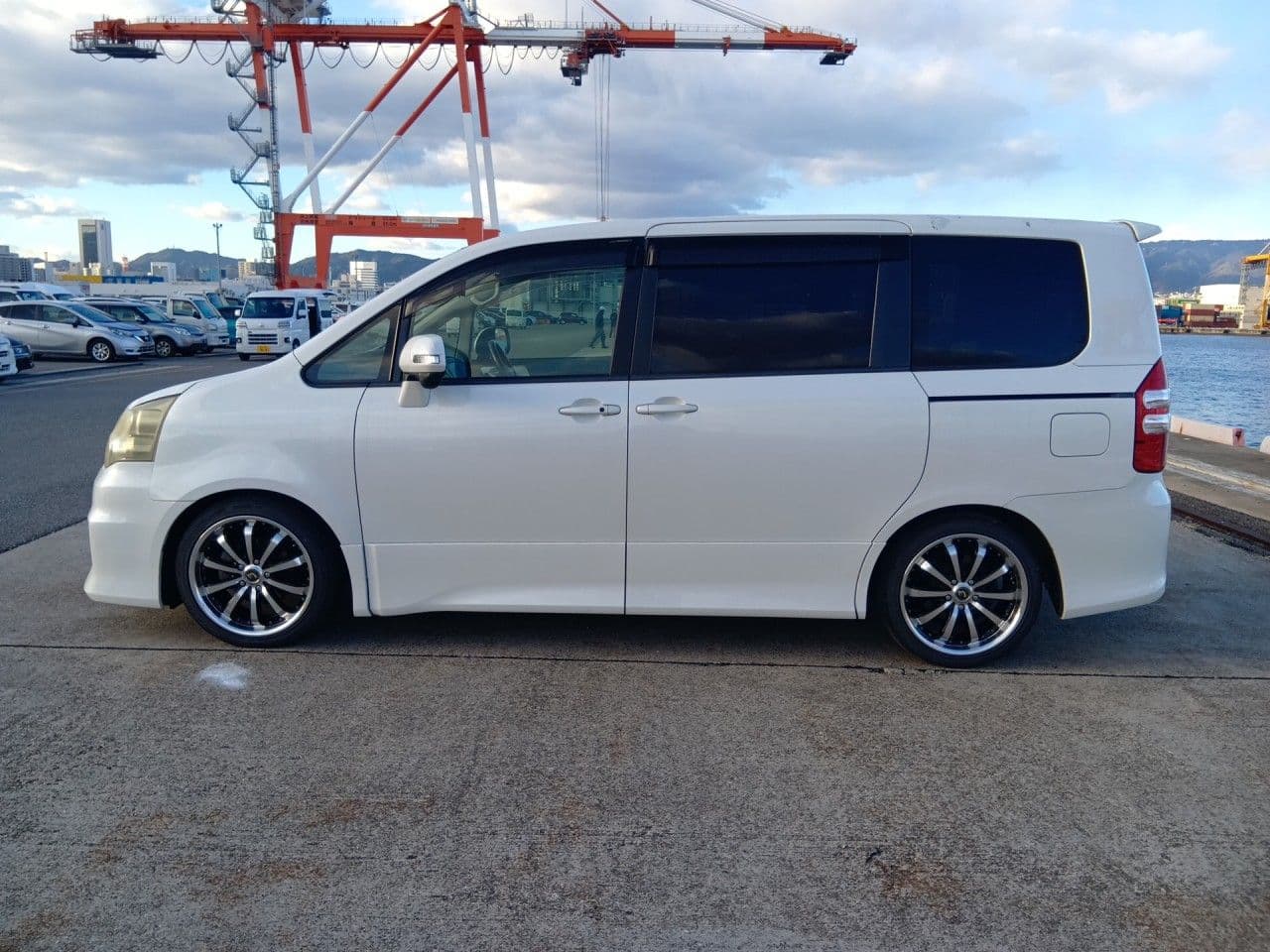 Vehicle SU00001251 large view 2