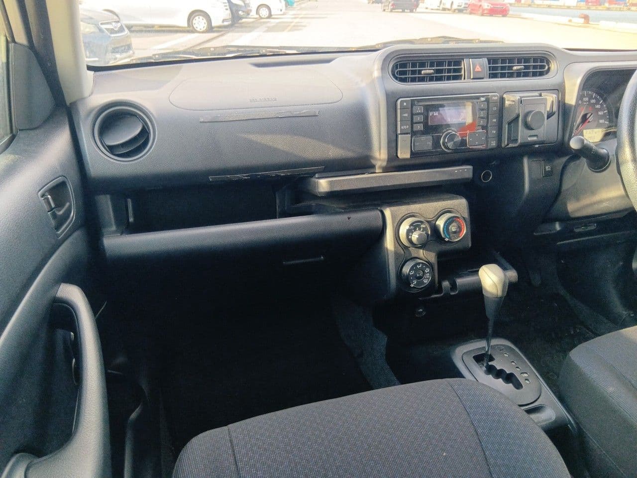 Vehicle SU00001253 large view 26