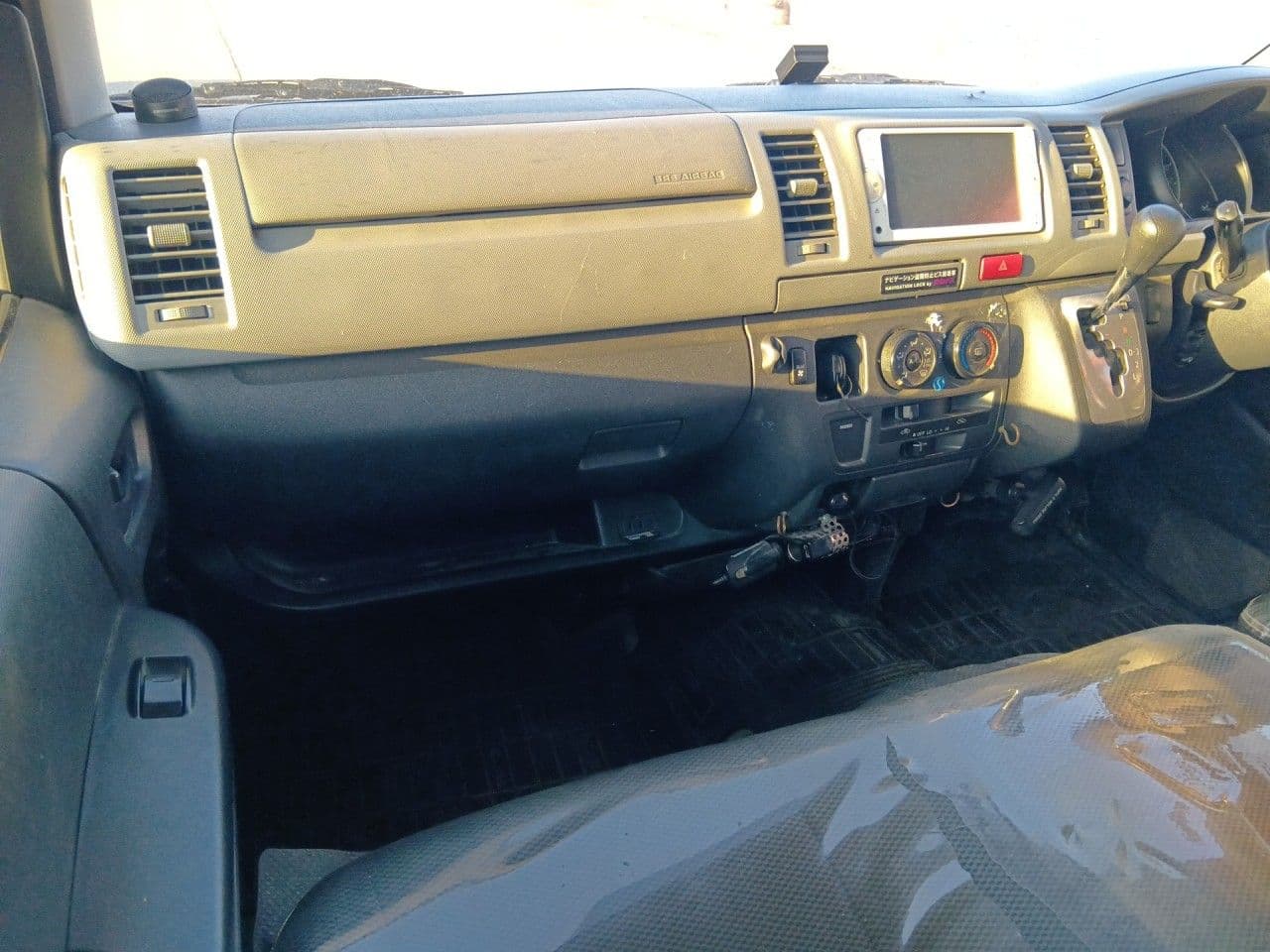 Vehicle SU00001240 large view 27