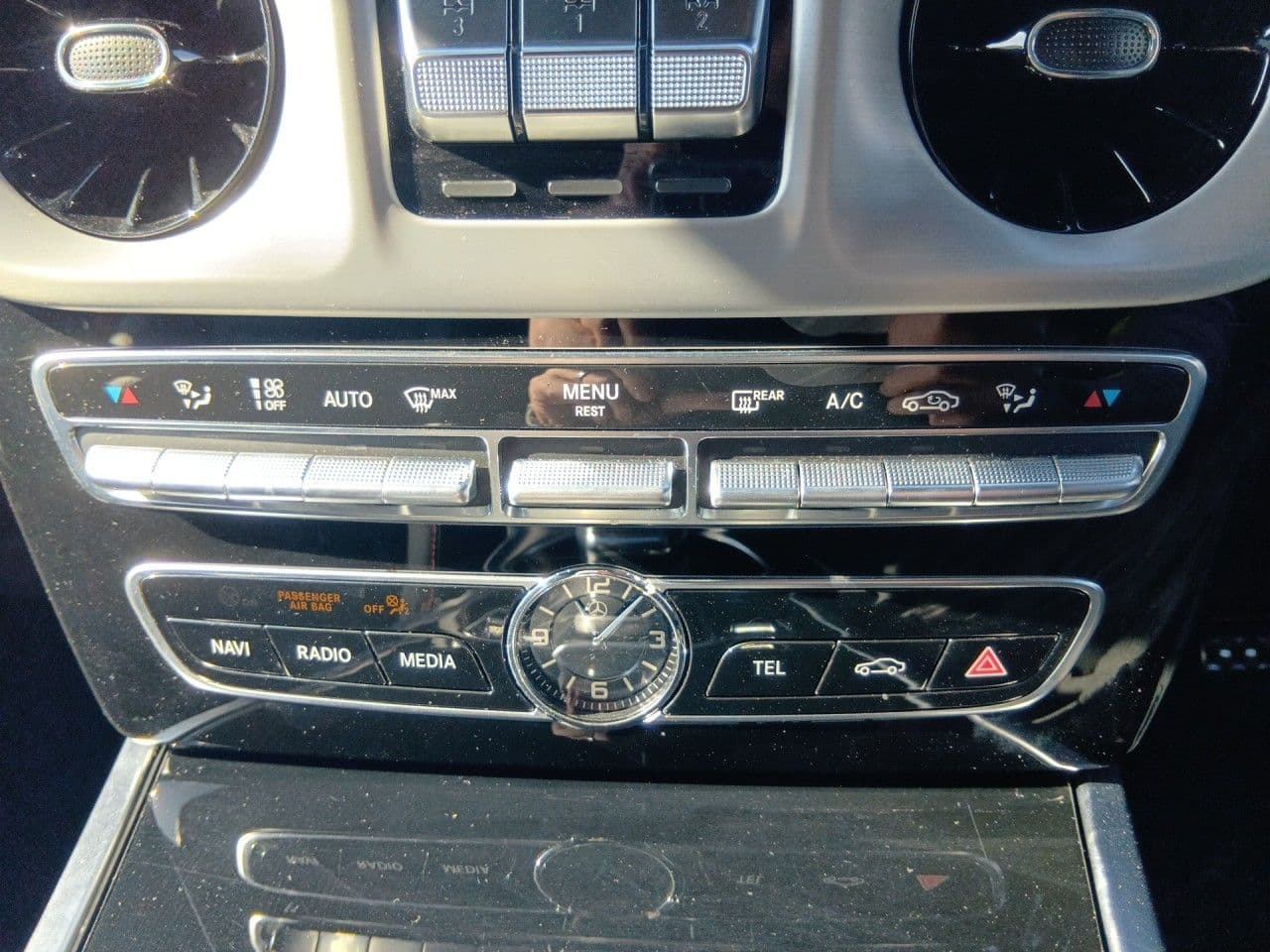 Vehicle SU00001267 large view 33