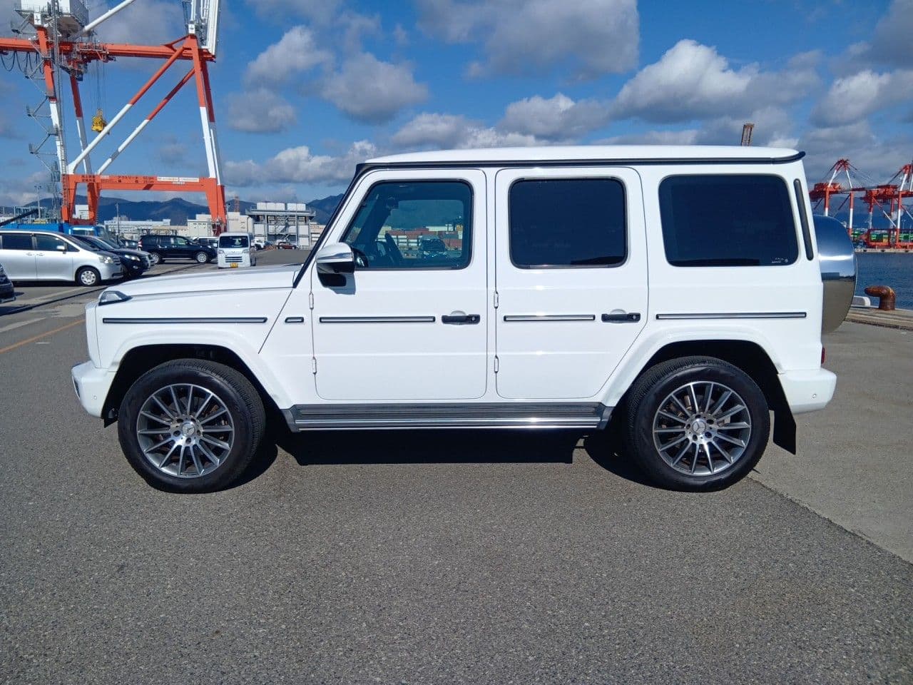 Vehicle SU00001267 large view 2