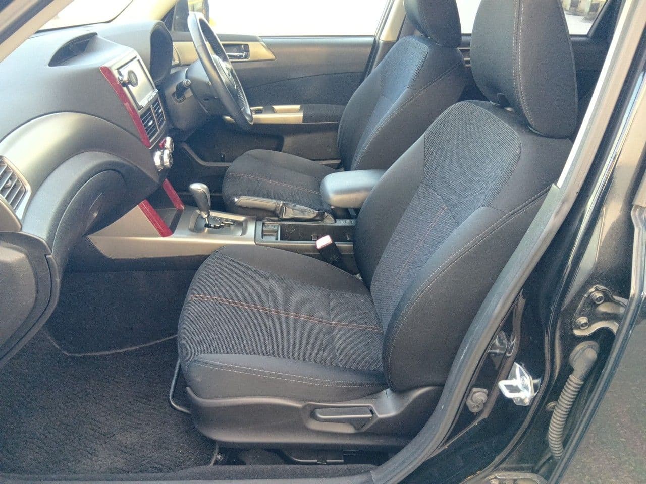 Vehicle SU00001261 large view 23