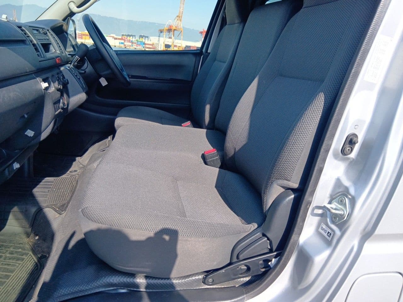 Vehicle SU00001252 large view 25