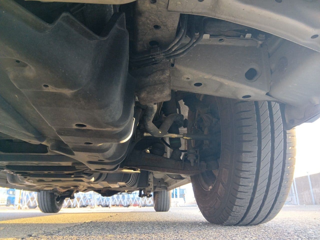 Vehicle SU00001240 large view 14