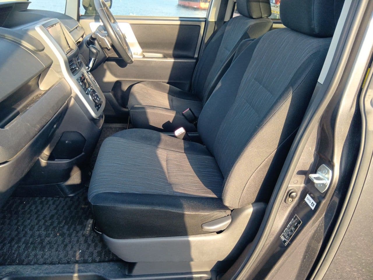 Vehicle SU00001247 large view 26